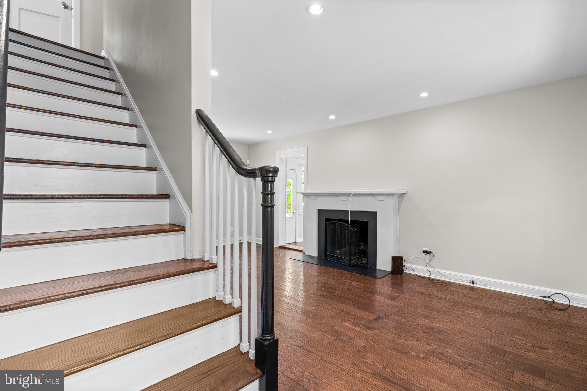 GLEN COVE - Residential Lease