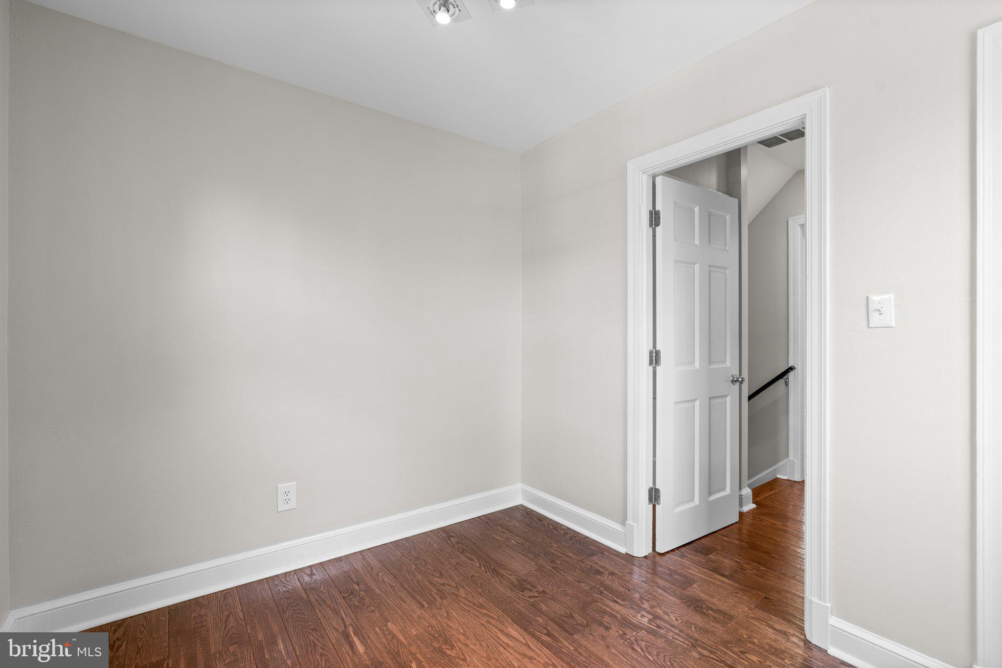 GLEN COVE - Residential Lease