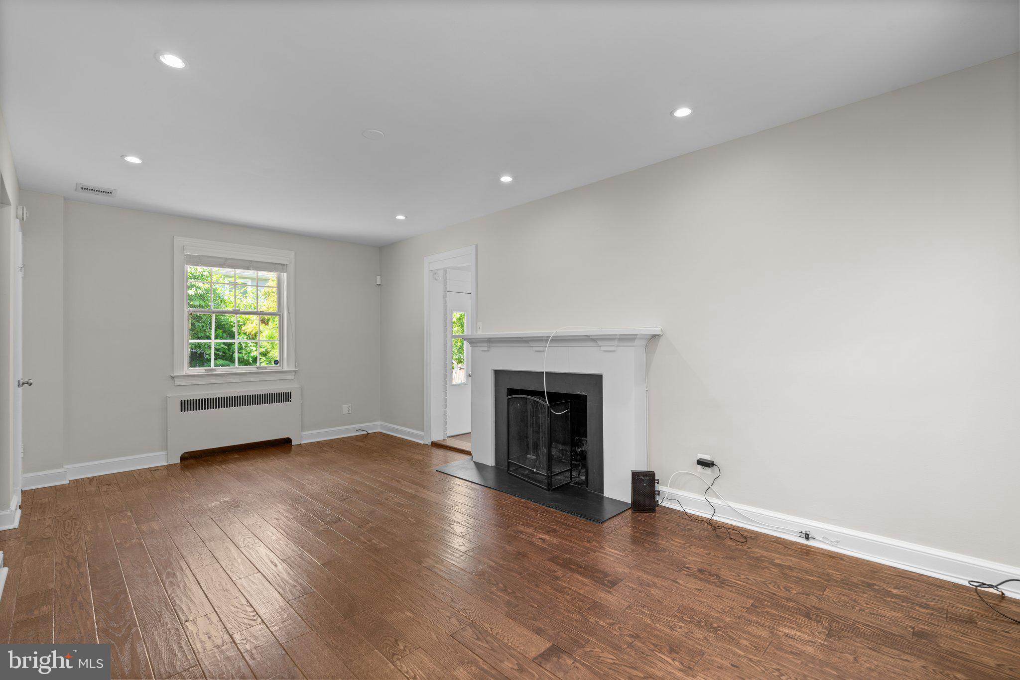 GLEN COVE - Residential Lease