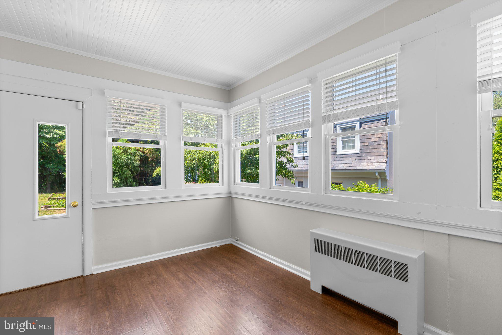 GLEN COVE - Residential Lease