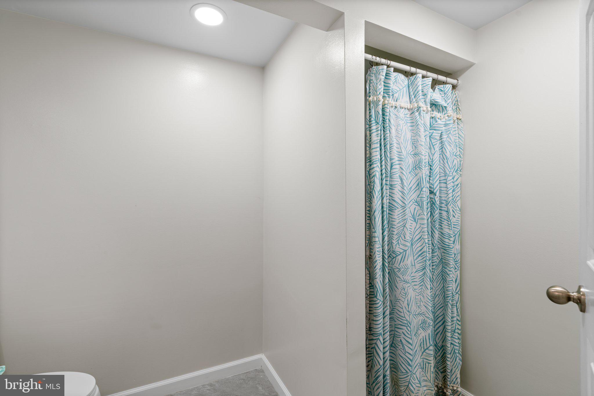 GLEN COVE - Residential Lease