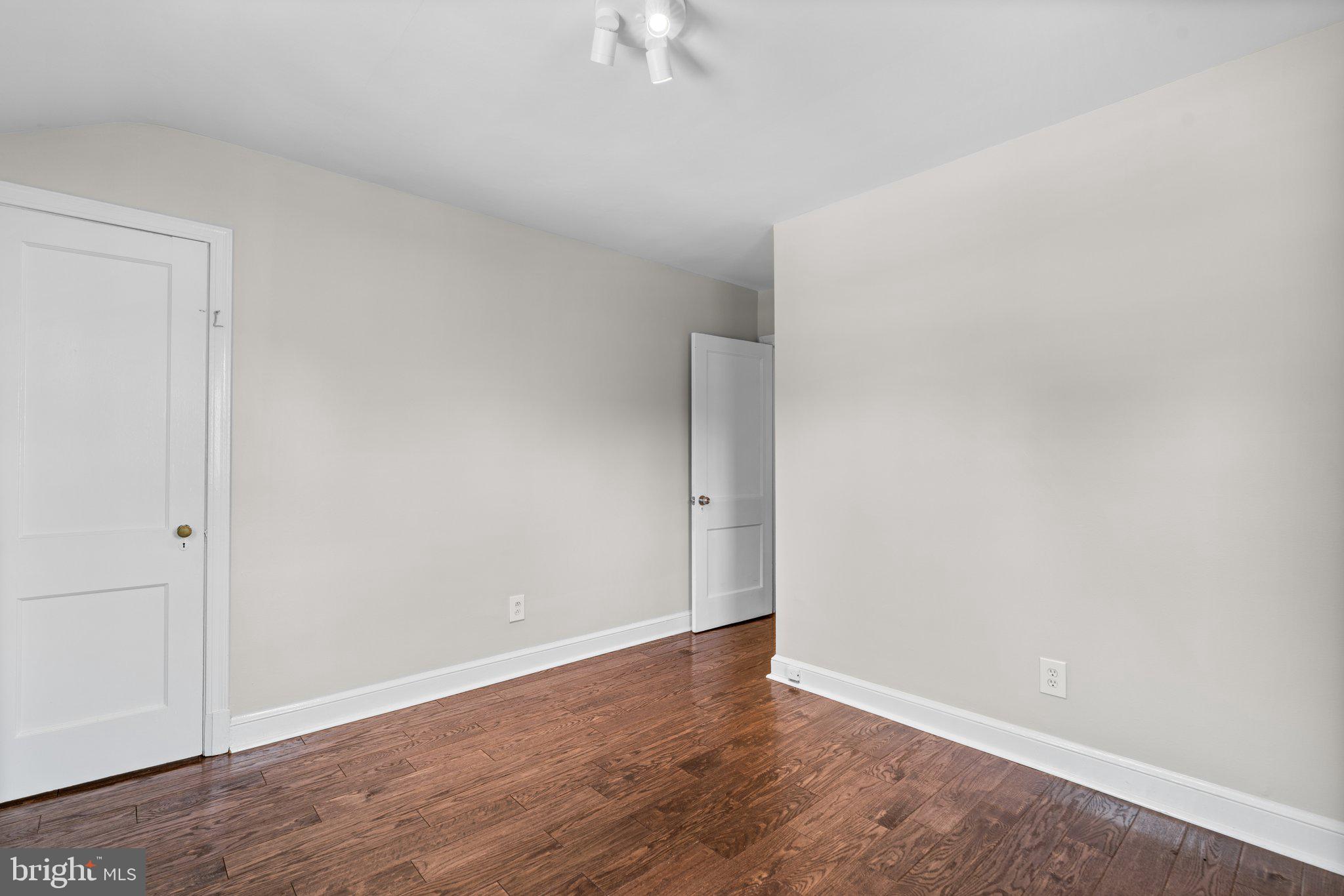 GLEN COVE - Residential Lease