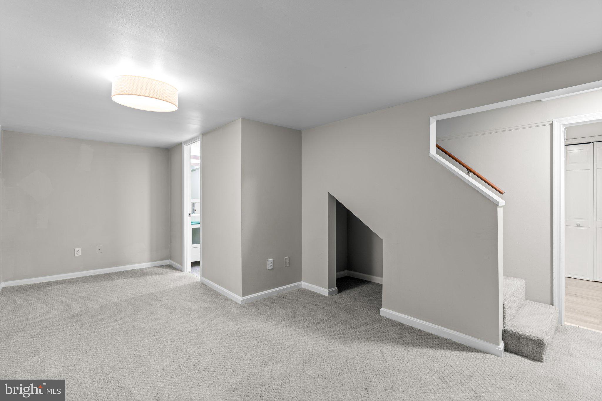 GLEN COVE - Residential Lease