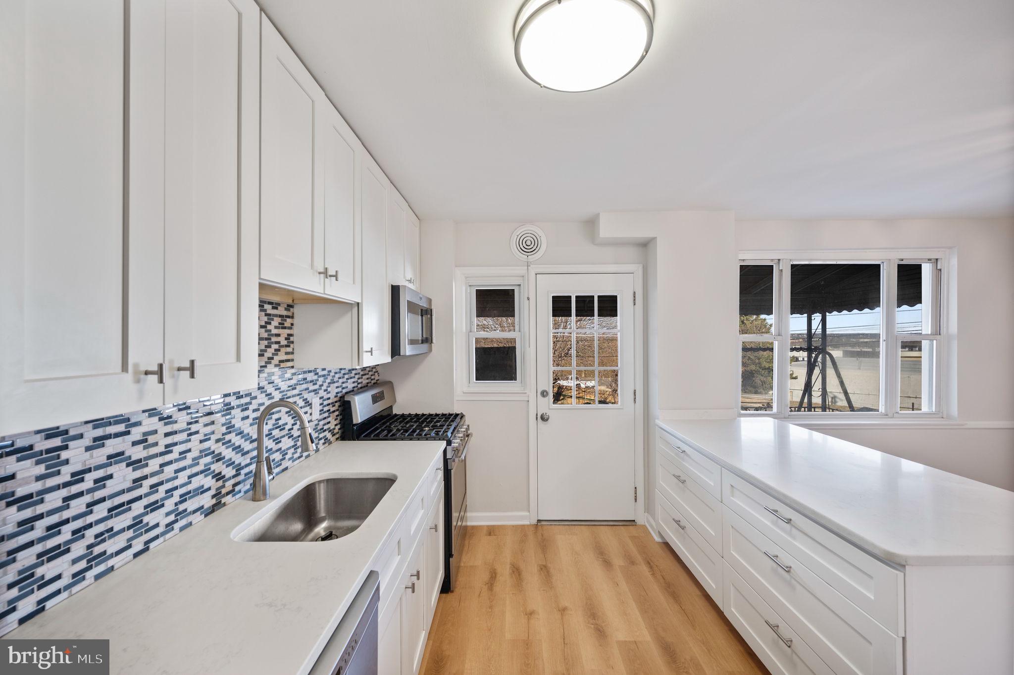 EASTWOOD - Residential