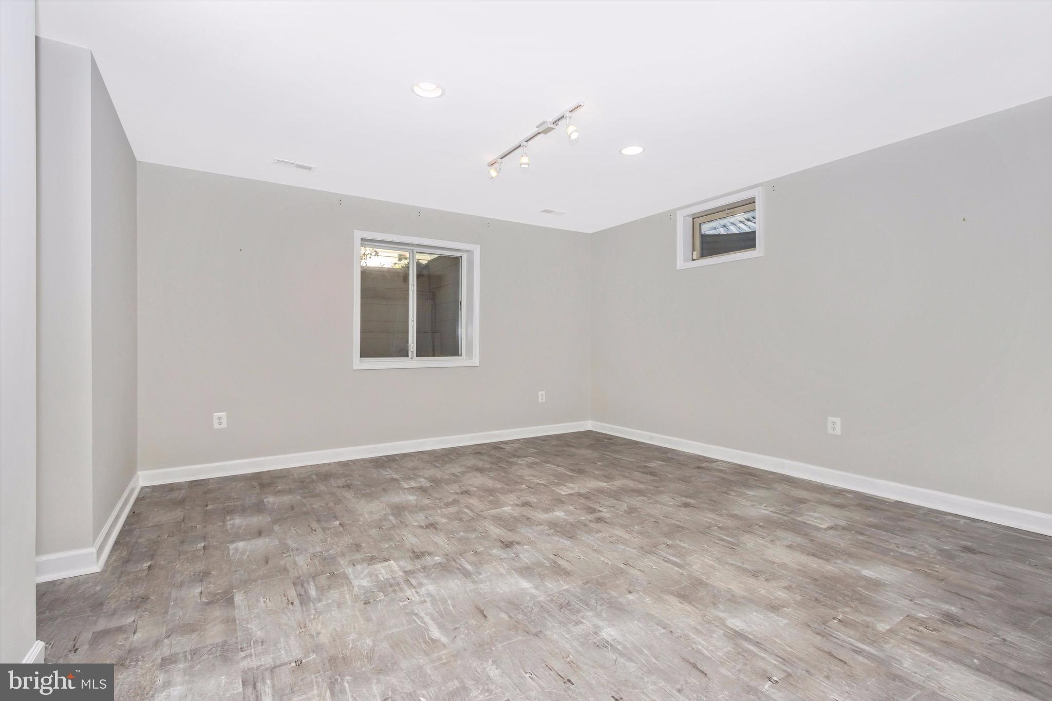 PARK PLACE AT MILL ISLAND - Residential