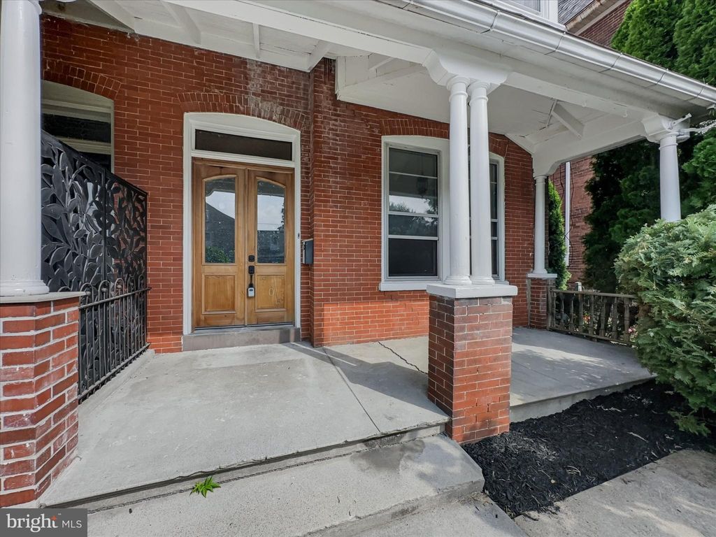 Photo of 705 Chestnut Street, COLUMBIA, PA 17512 (MLS # PALA2074928)