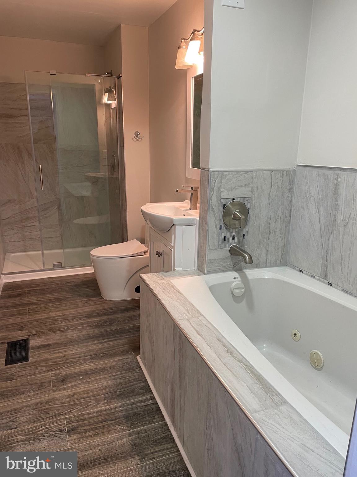 SPRING MEADOW - Residential