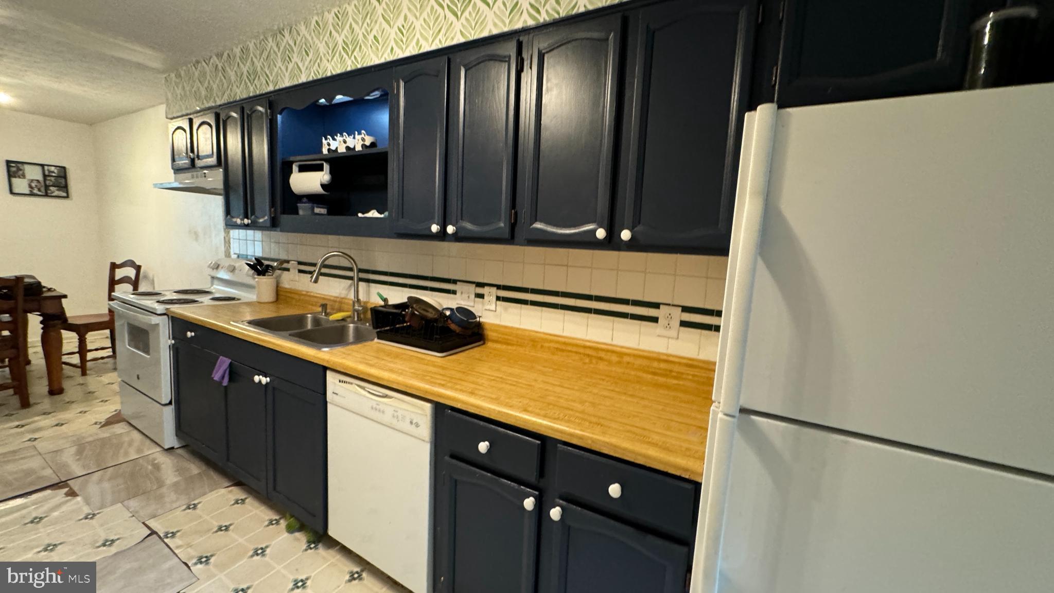 LAKE HOLIDAY ESTATES - Residential