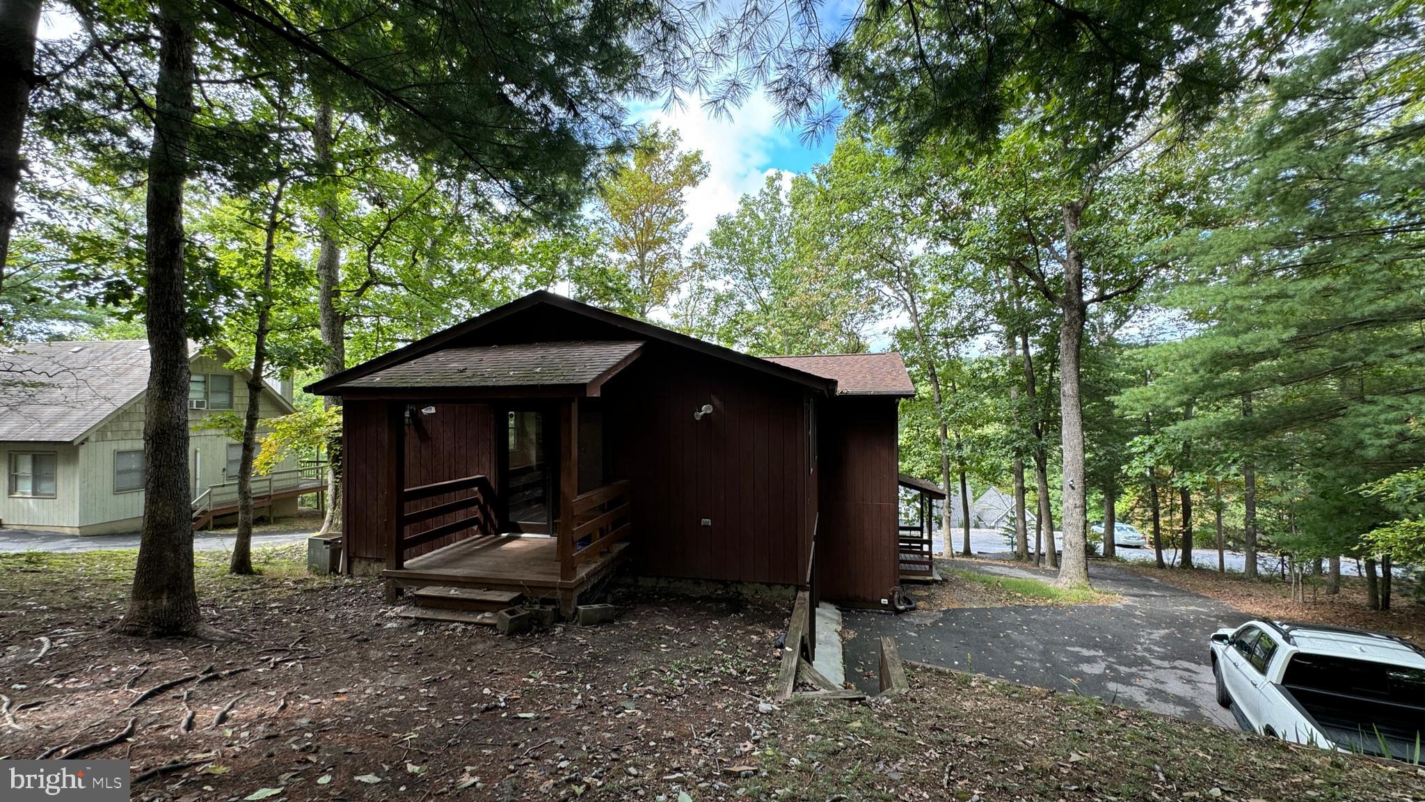 LAKE HOLIDAY ESTATES - Residential