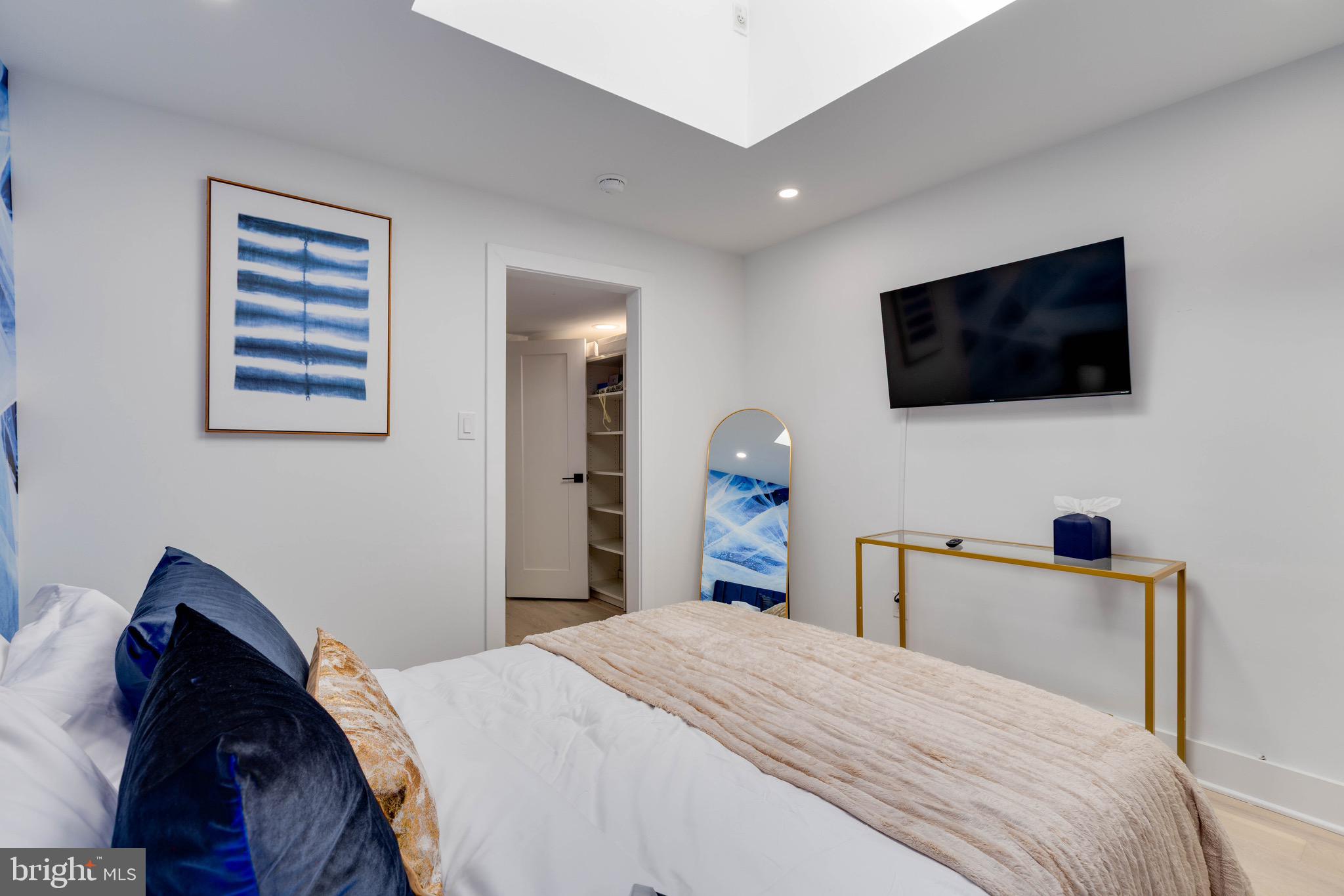 FAIRMOUNT - Residential Lease