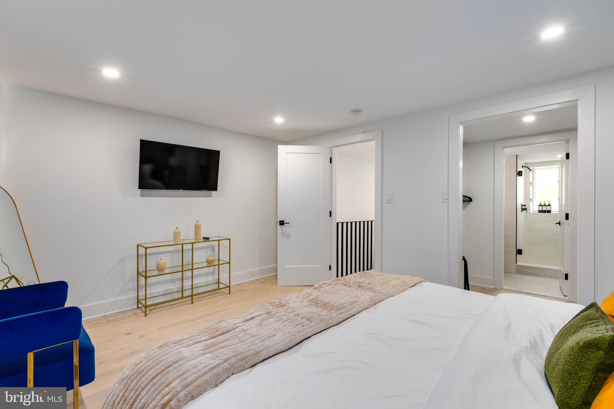 FAIRMOUNT - Residential Lease