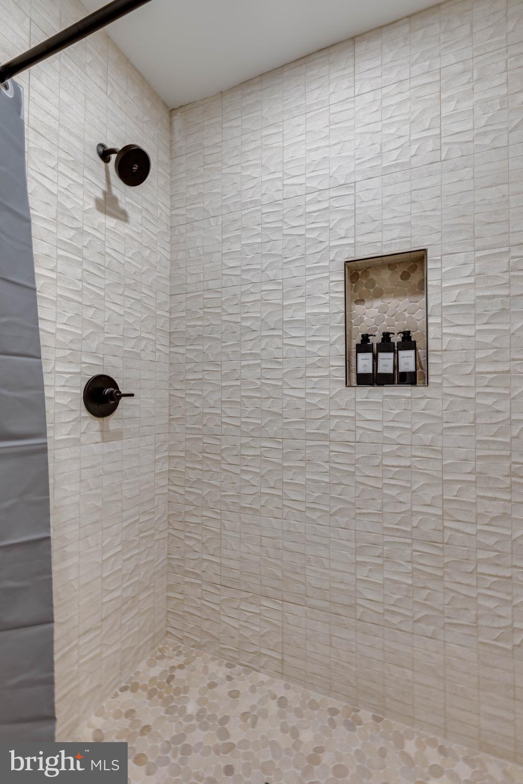 FAIRMOUNT - Residential Lease