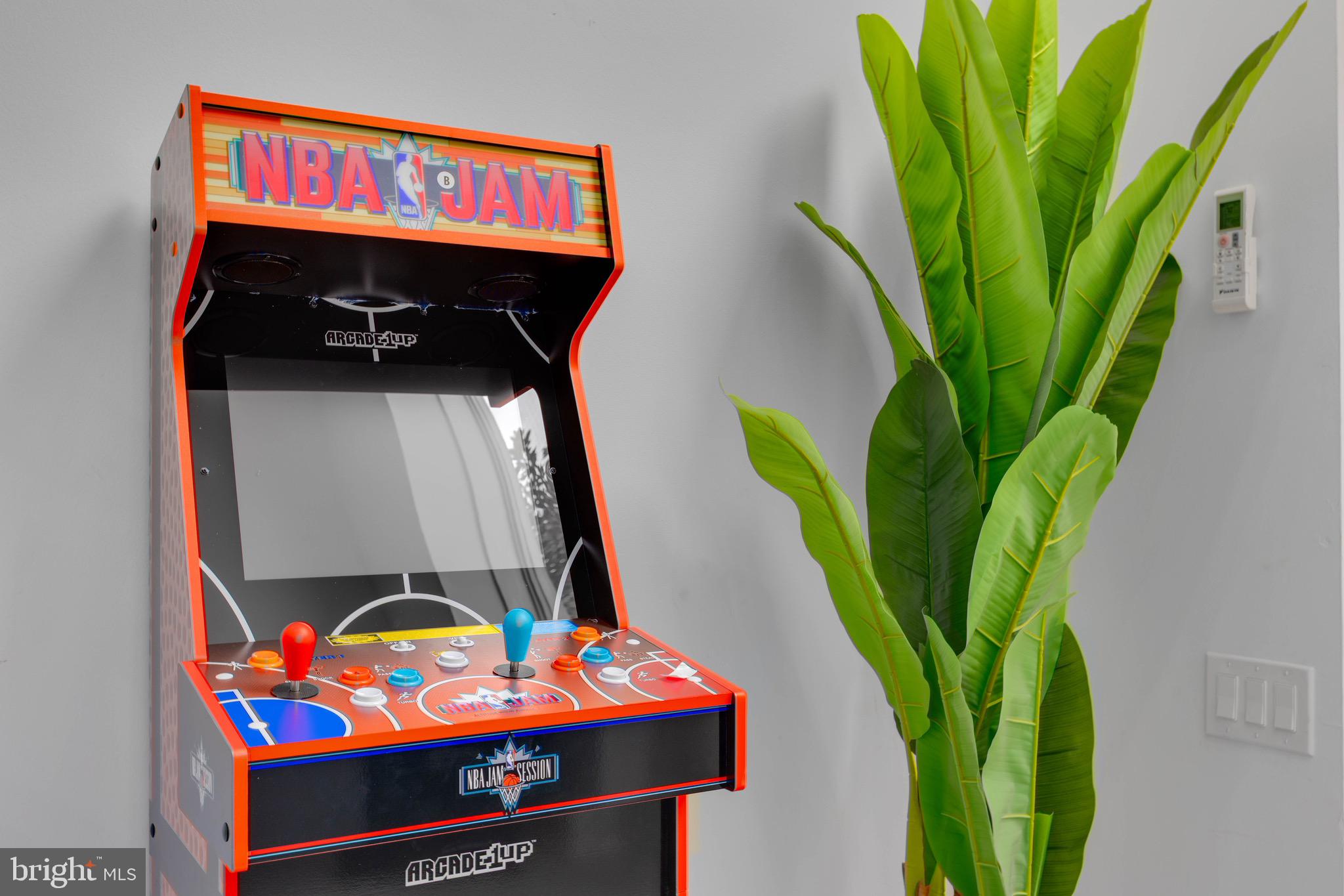 FAIRMOUNT - Residential Lease