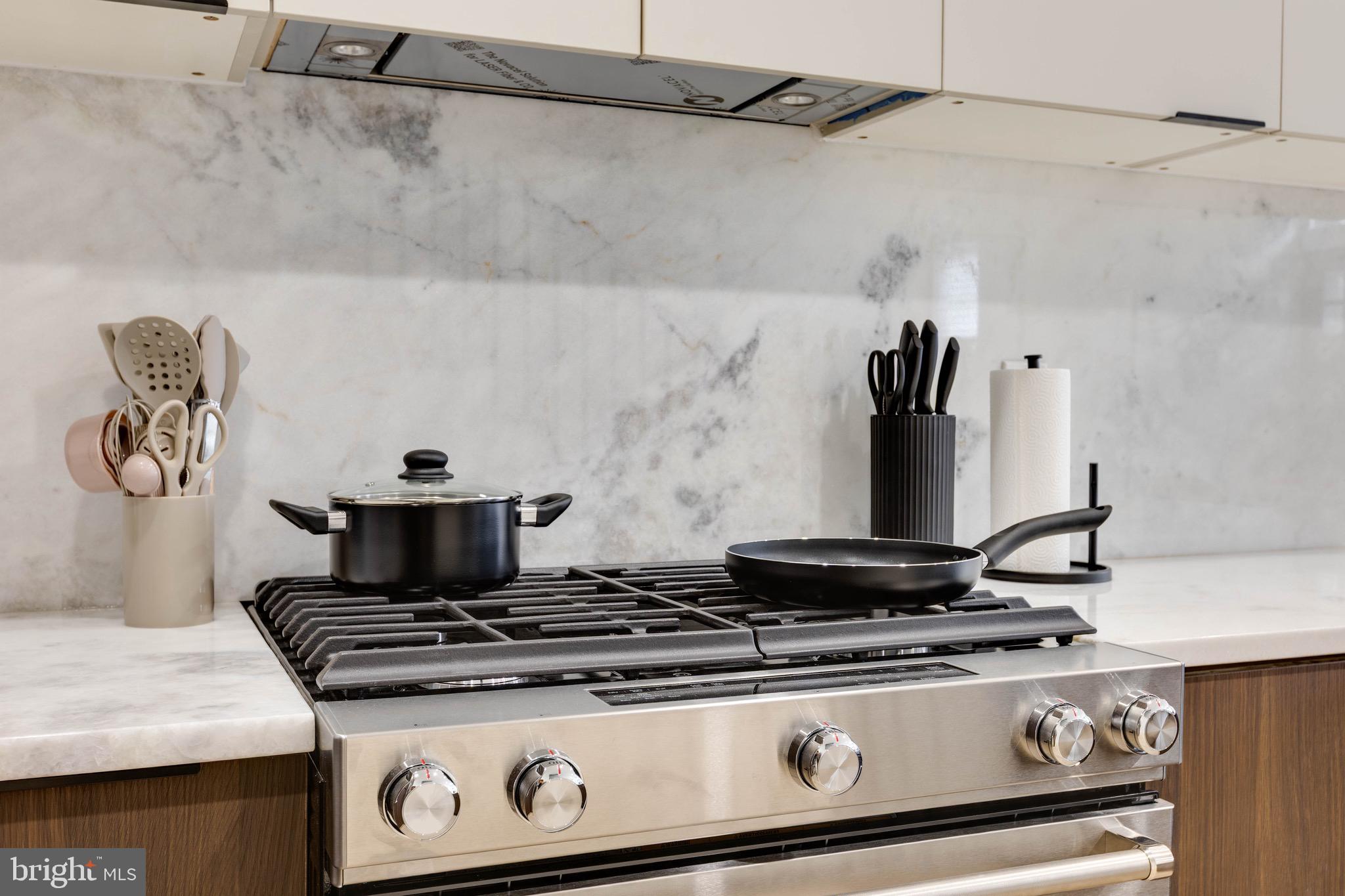 FAIRMOUNT - Residential Lease