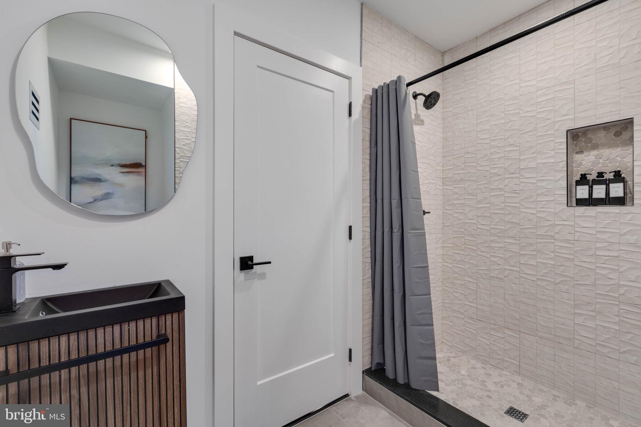 FAIRMOUNT - Residential Lease