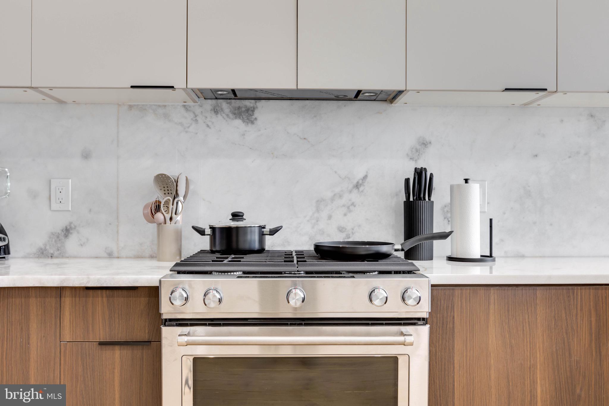 FAIRMOUNT - Residential Lease