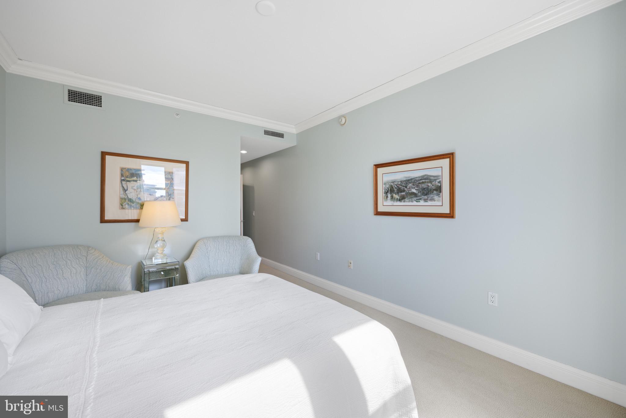 THE RITZ-CARLTON RESIDENCES - Residential