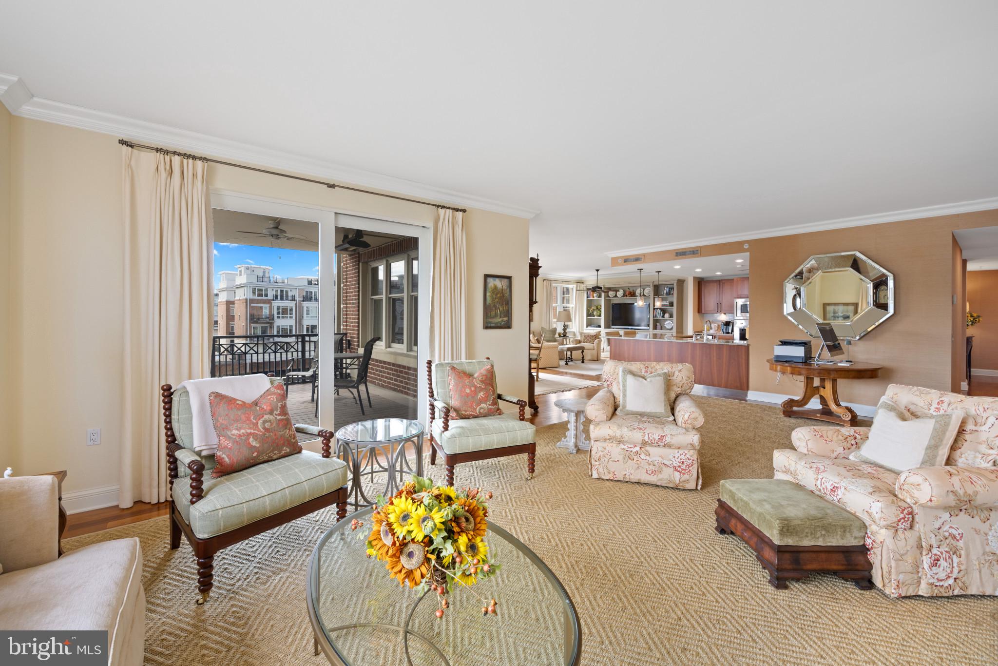 THE RITZ-CARLTON RESIDENCES - Residential