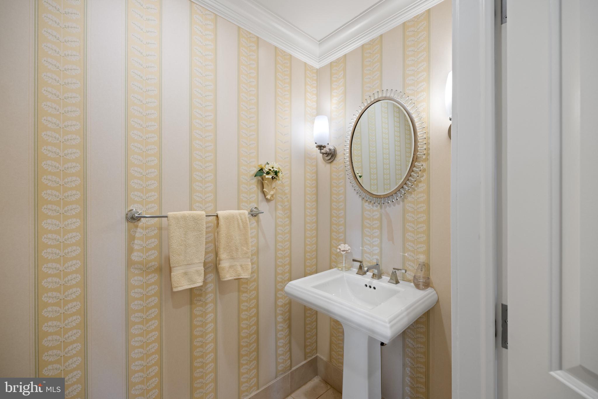 THE RITZ-CARLTON RESIDENCES - Residential