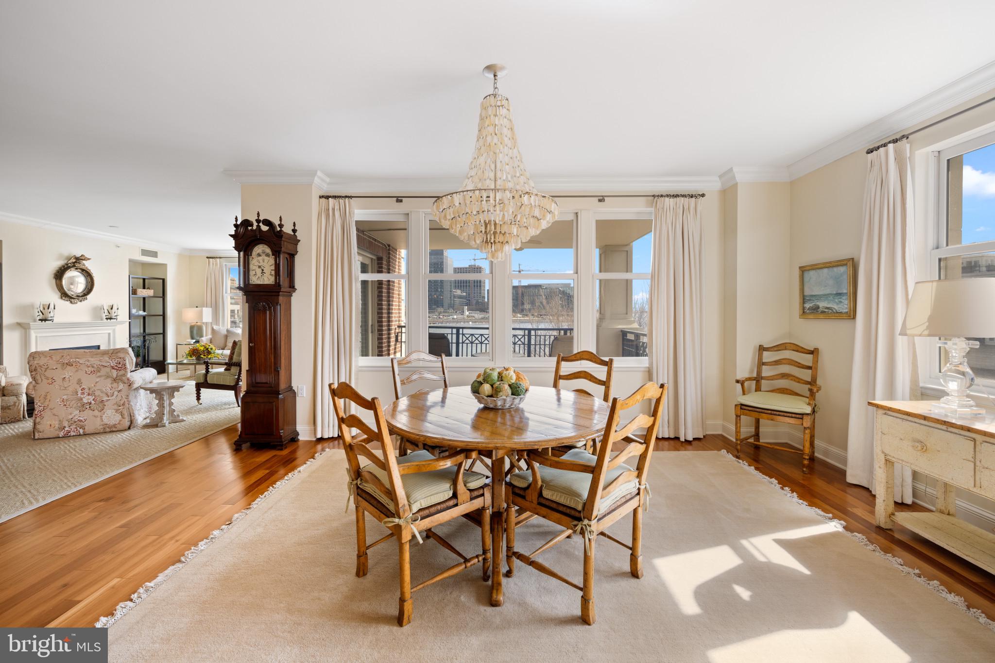 THE RITZ-CARLTON RESIDENCES - Residential