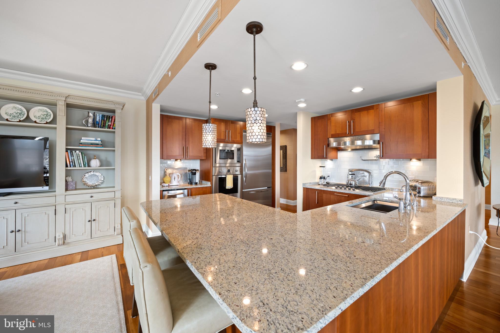 THE RITZ-CARLTON RESIDENCES - Residential