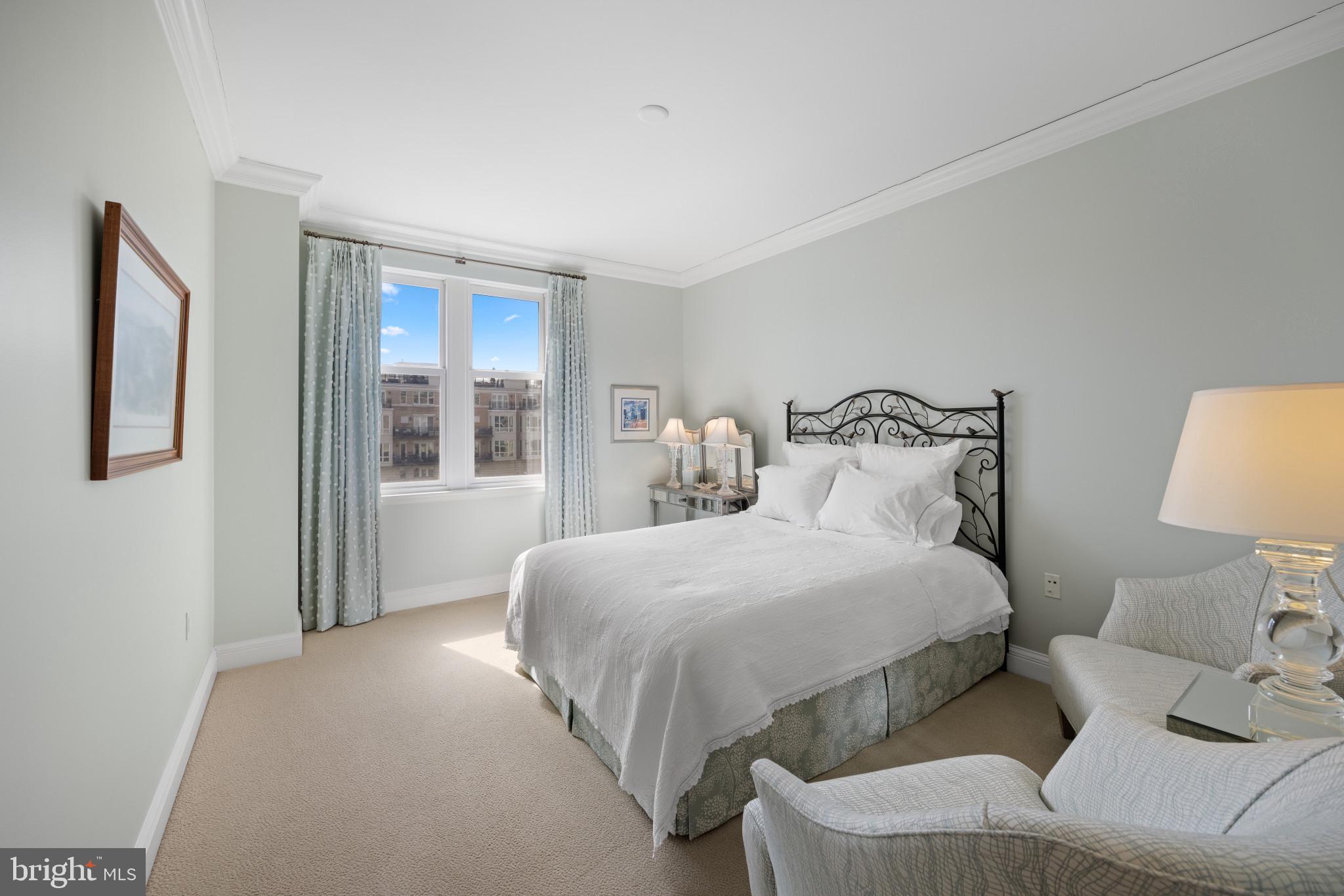 THE RITZ-CARLTON RESIDENCES - Residential