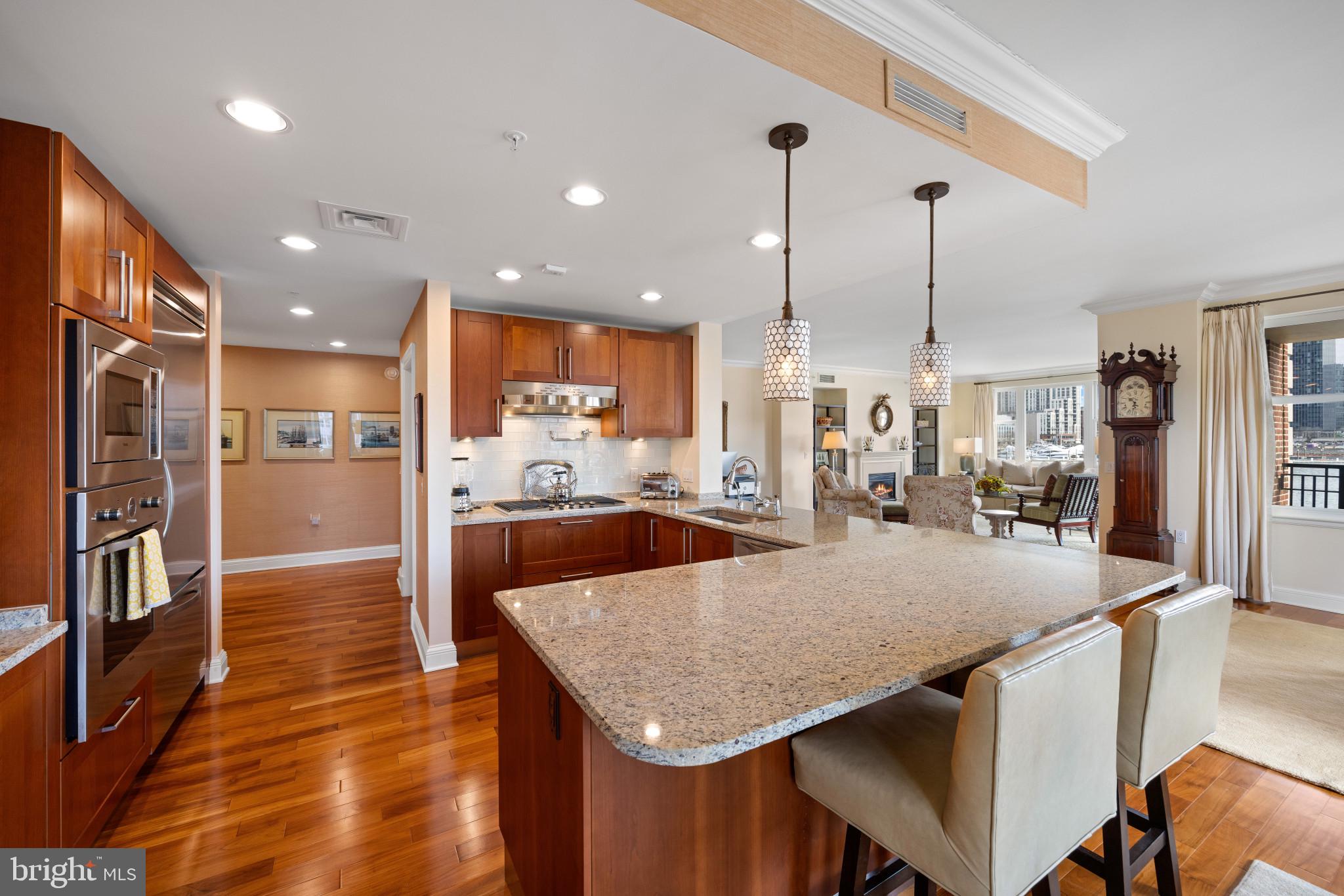 THE RITZ-CARLTON RESIDENCES - Residential