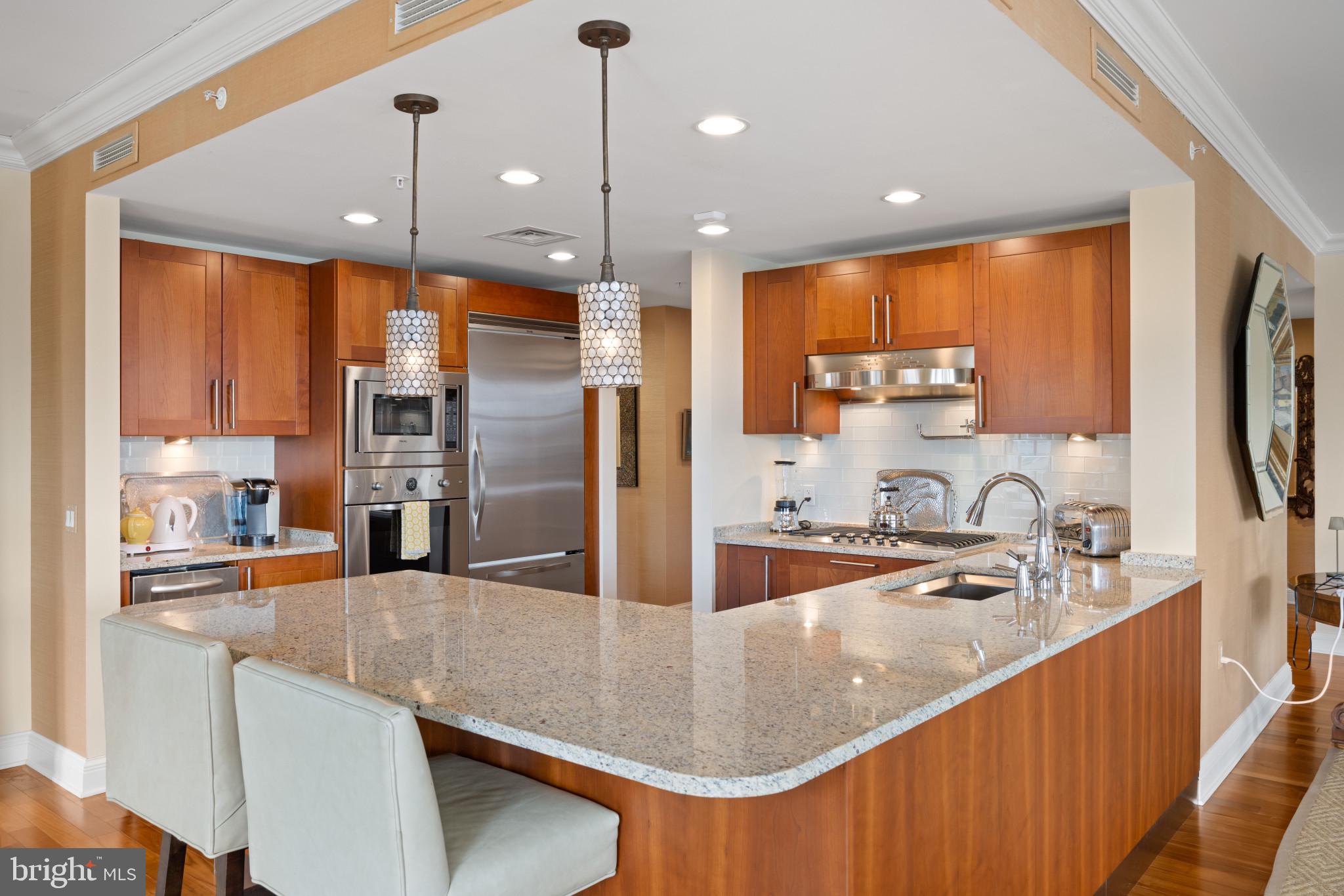 THE RITZ-CARLTON RESIDENCES - Residential