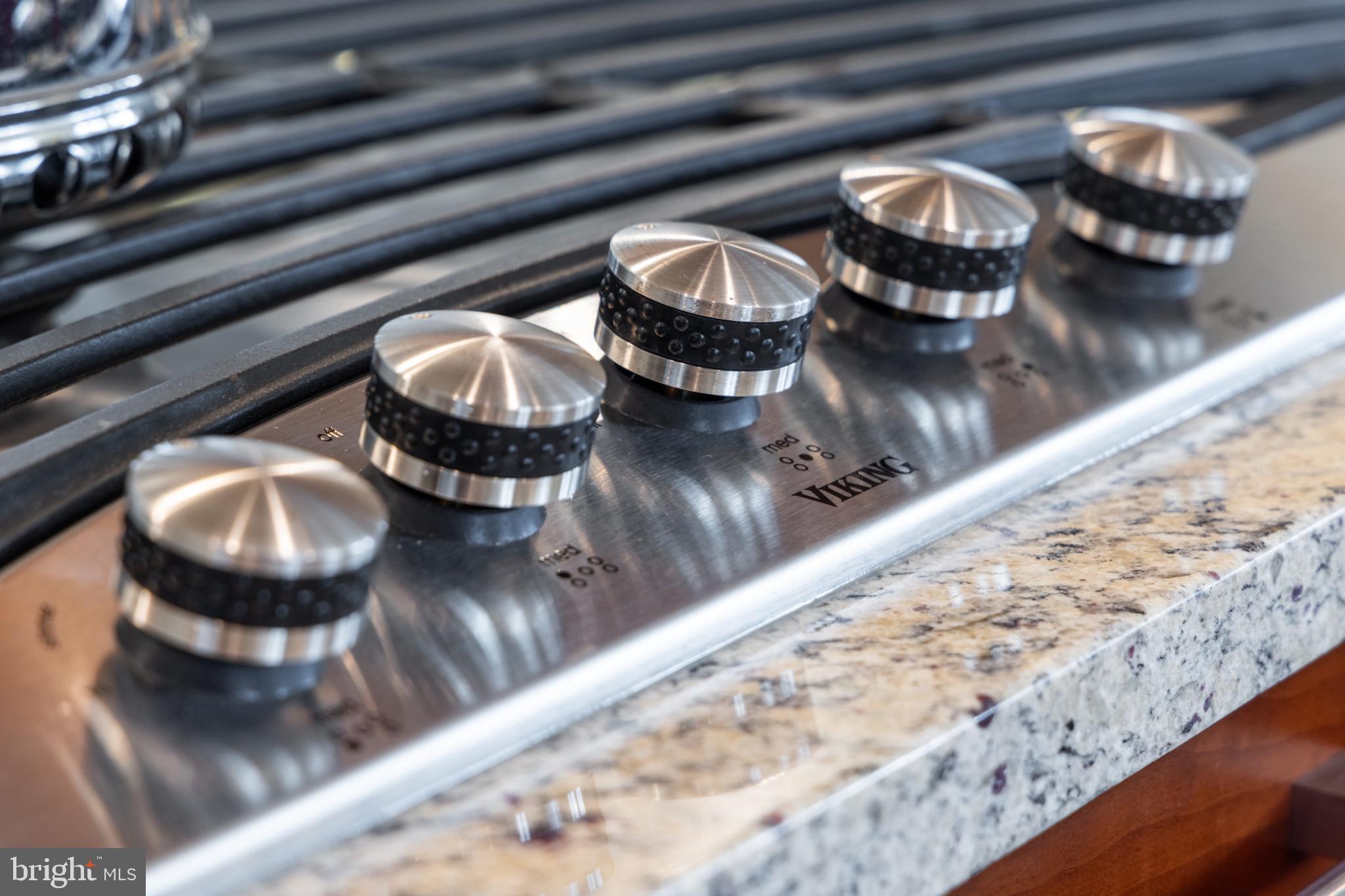 THE RITZ-CARLTON RESIDENCES - Residential