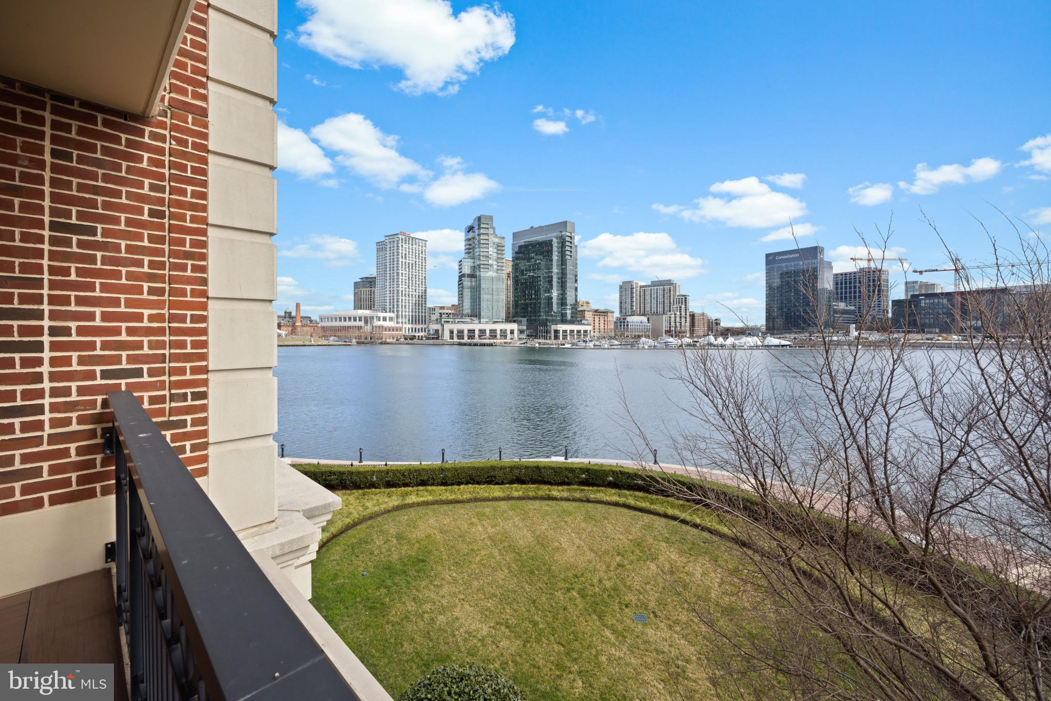 THE RITZ-CARLTON RESIDENCES - Residential