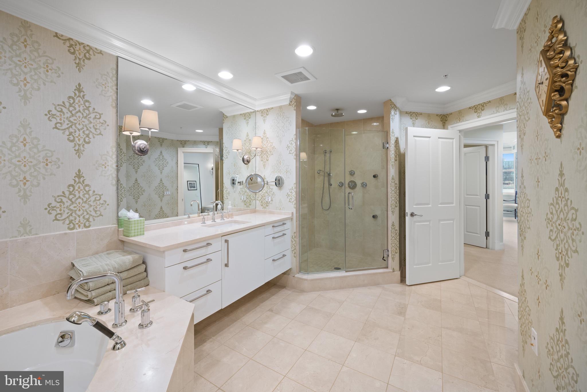 THE RITZ-CARLTON RESIDENCES - Residential