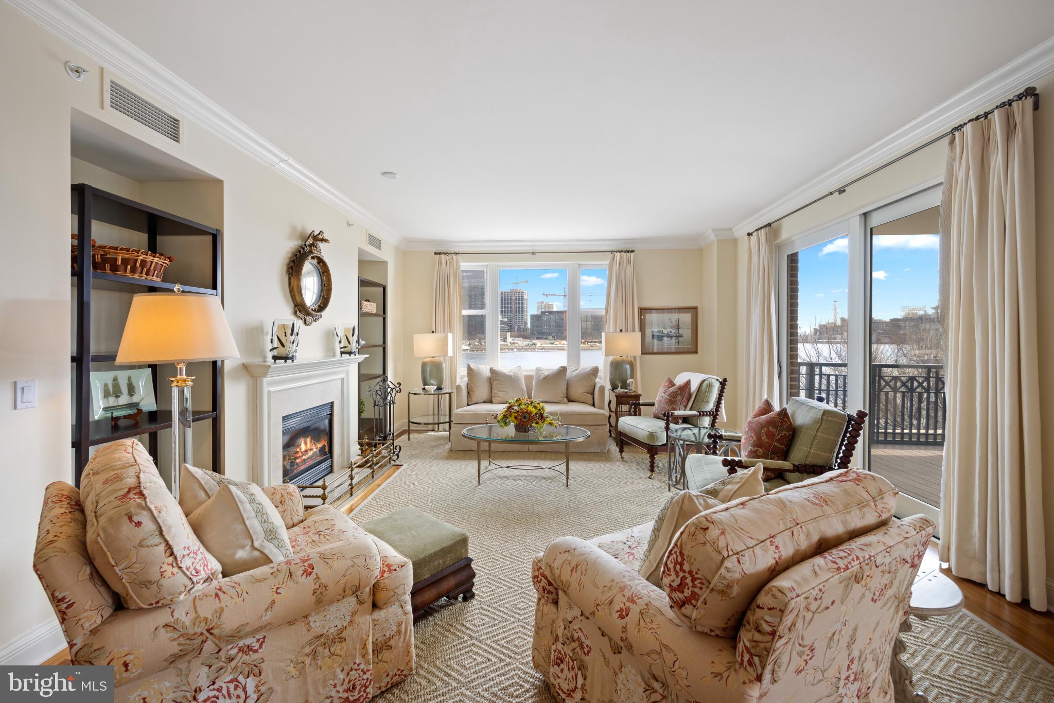 THE RITZ-CARLTON RESIDENCES - Residential