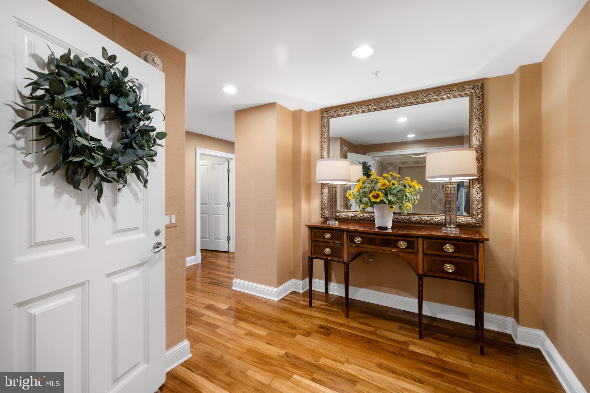 THE RITZ-CARLTON RESIDENCES - Residential