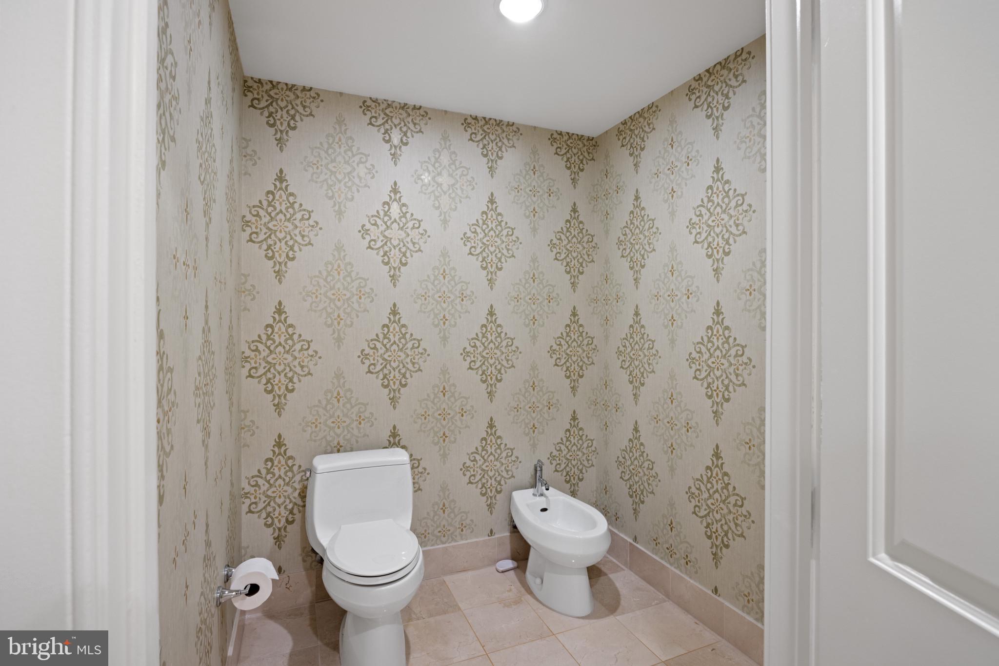 THE RITZ-CARLTON RESIDENCES - Residential