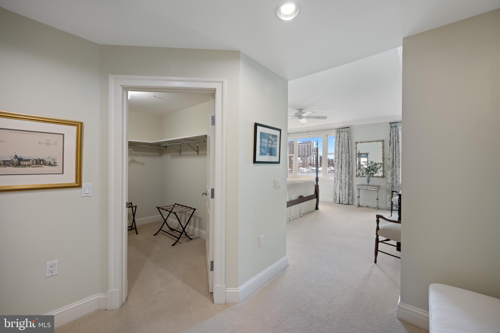 THE RITZ-CARLTON RESIDENCES - Residential