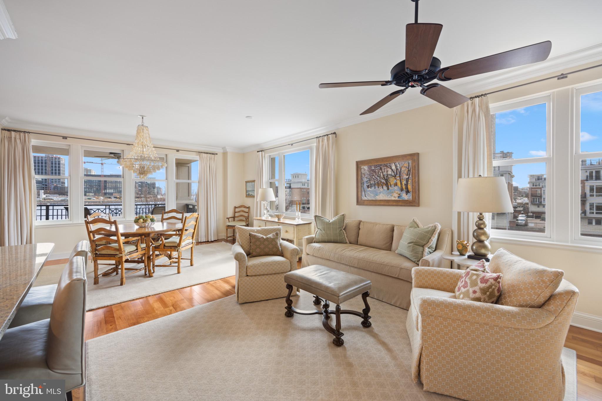 THE RITZ-CARLTON RESIDENCES - Residential