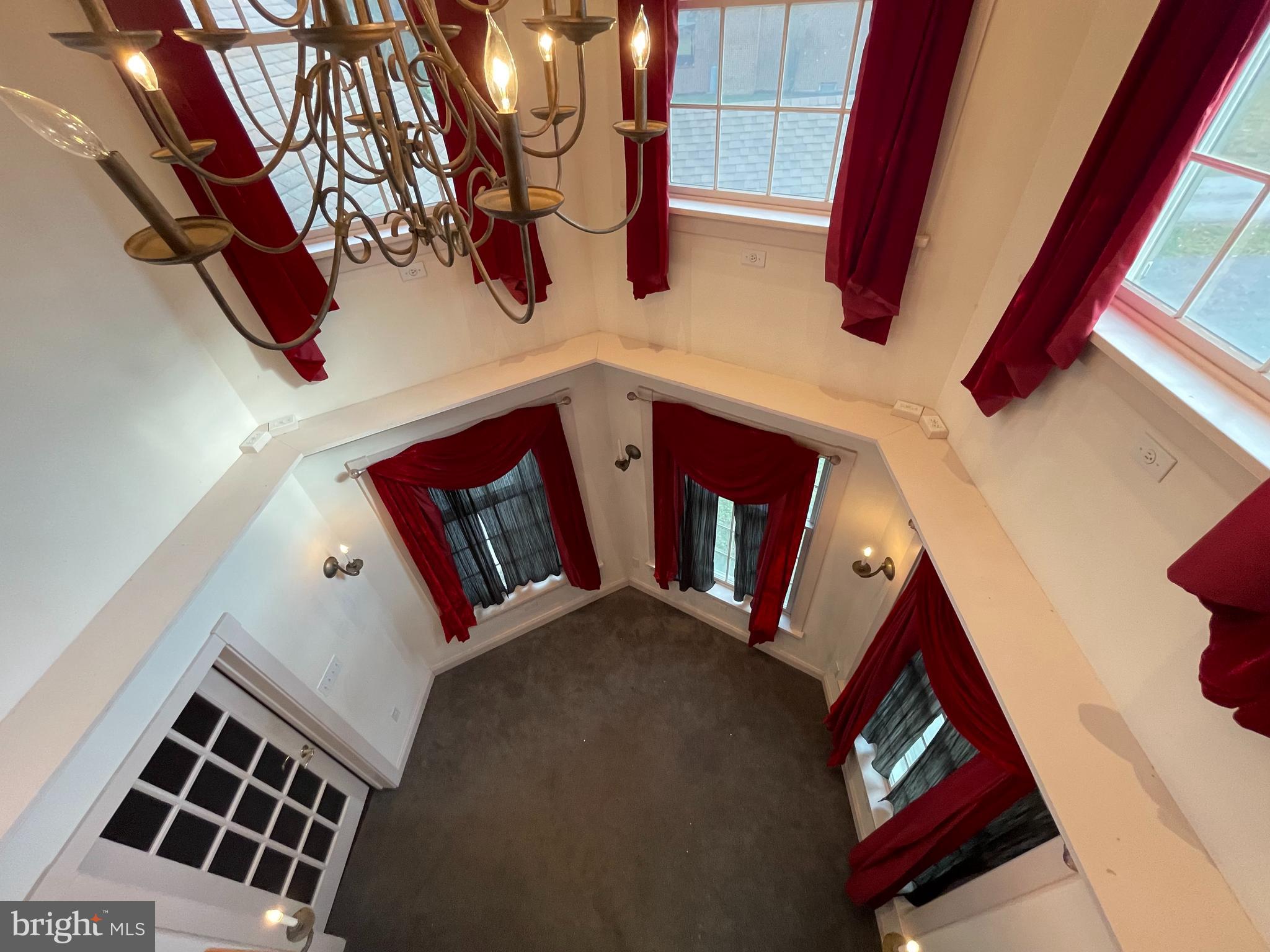 SPORTING HILL - Residential Lease