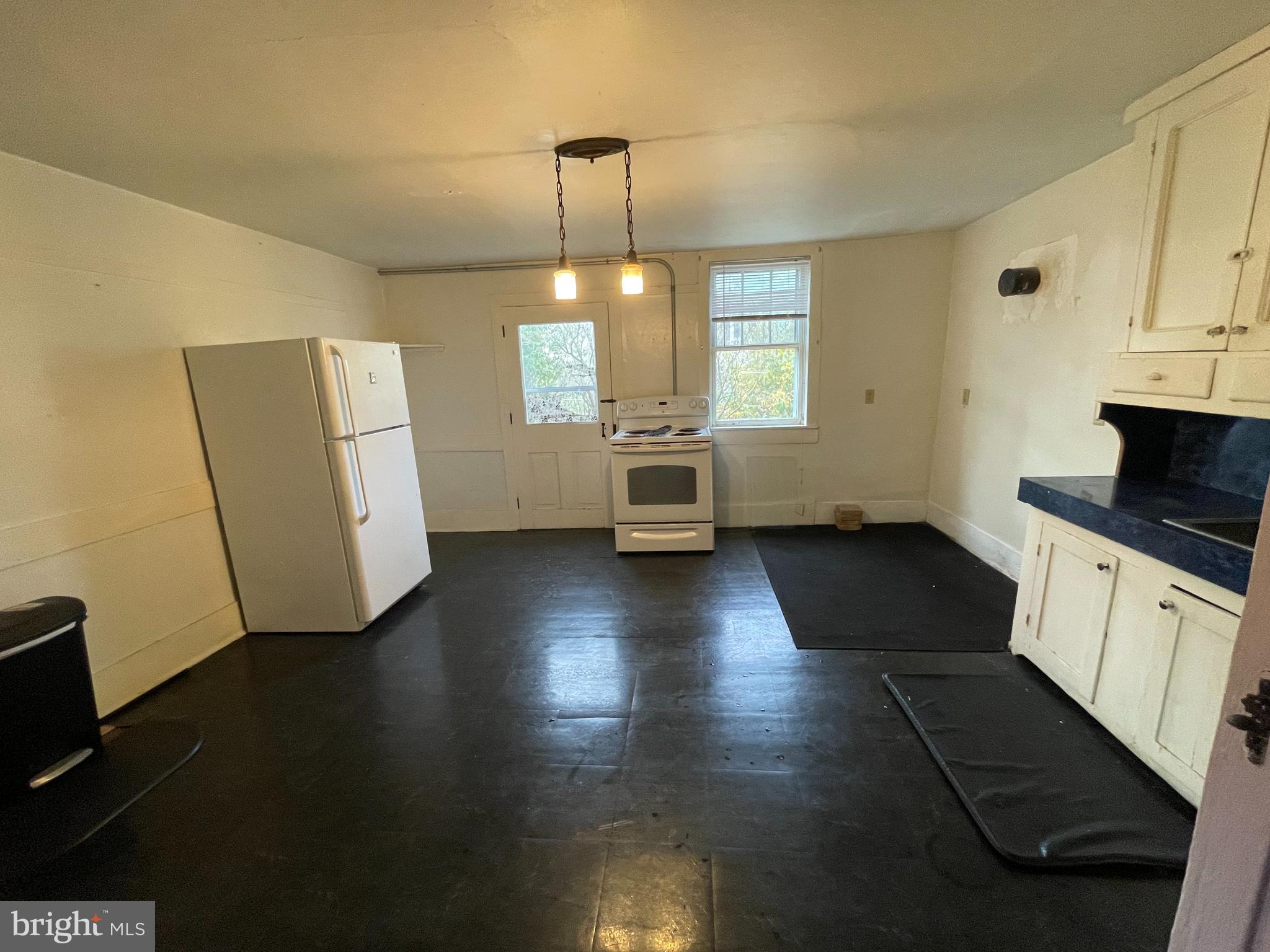 SPORTING HILL - Residential Lease