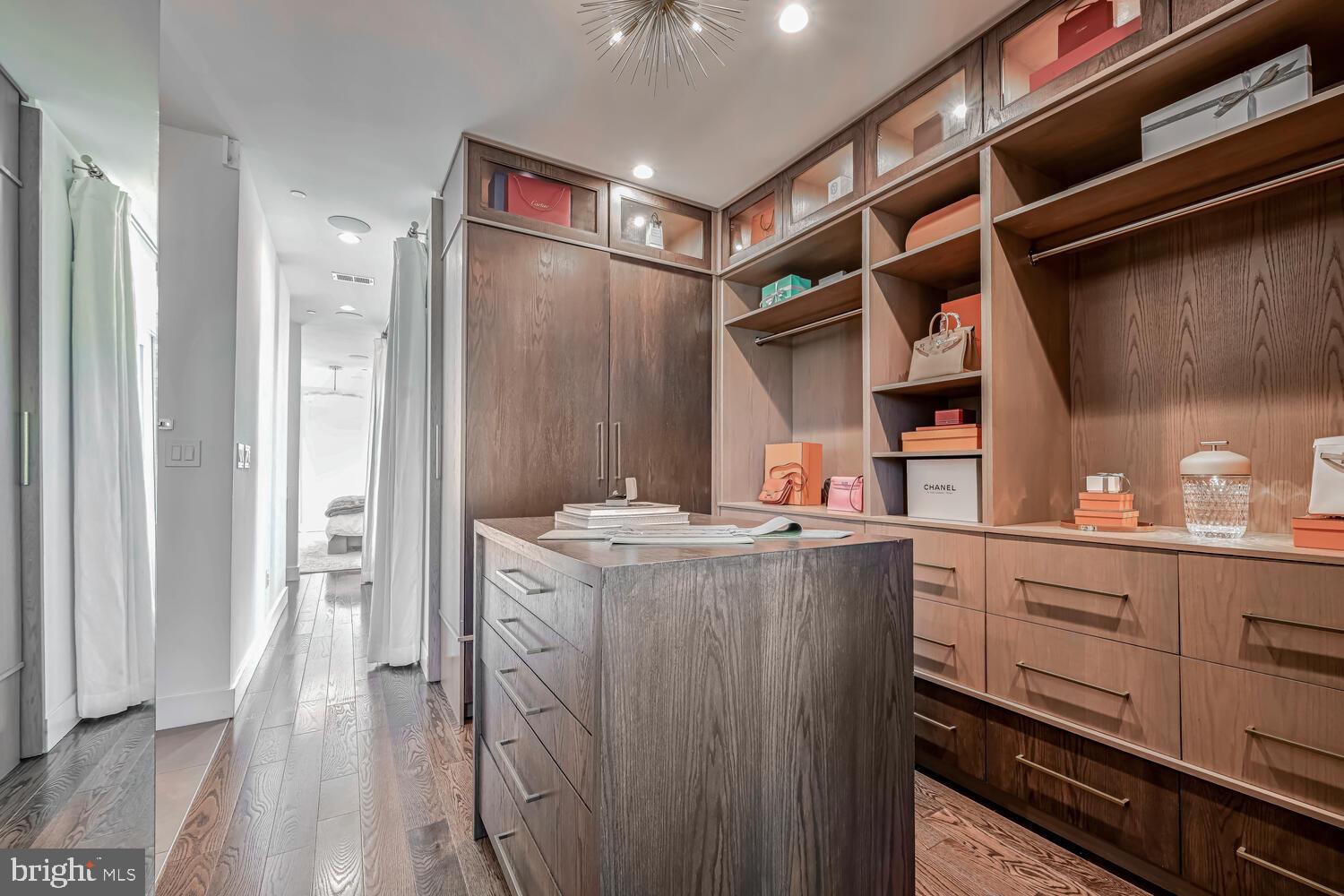 GEORGETOWN VILLAGE - Residential