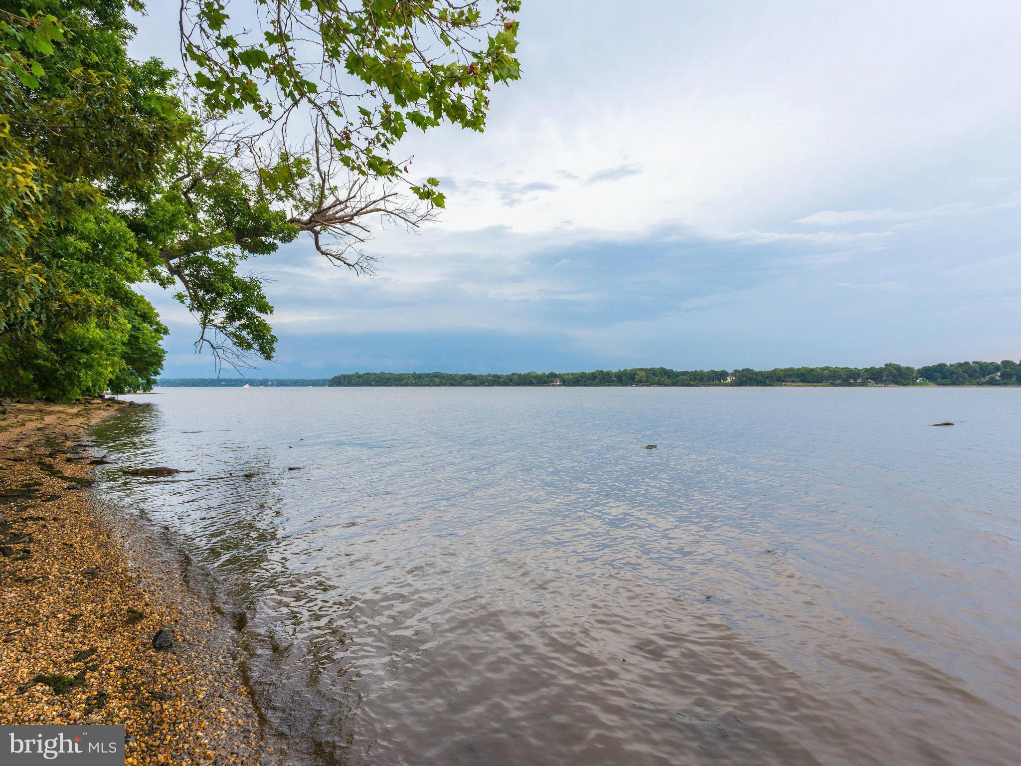 WAYNEWOOD - Residential