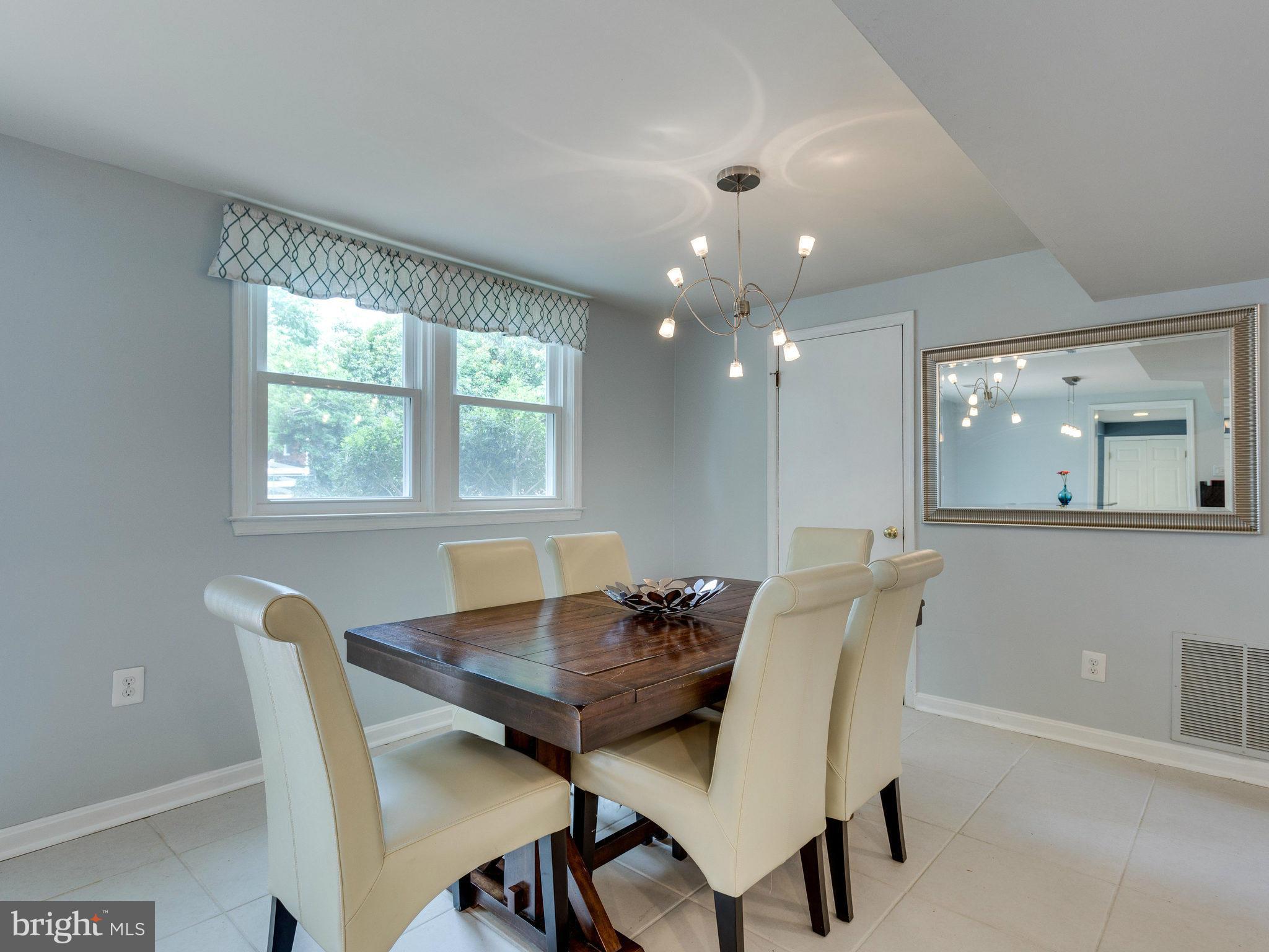 WAYNEWOOD - Residential