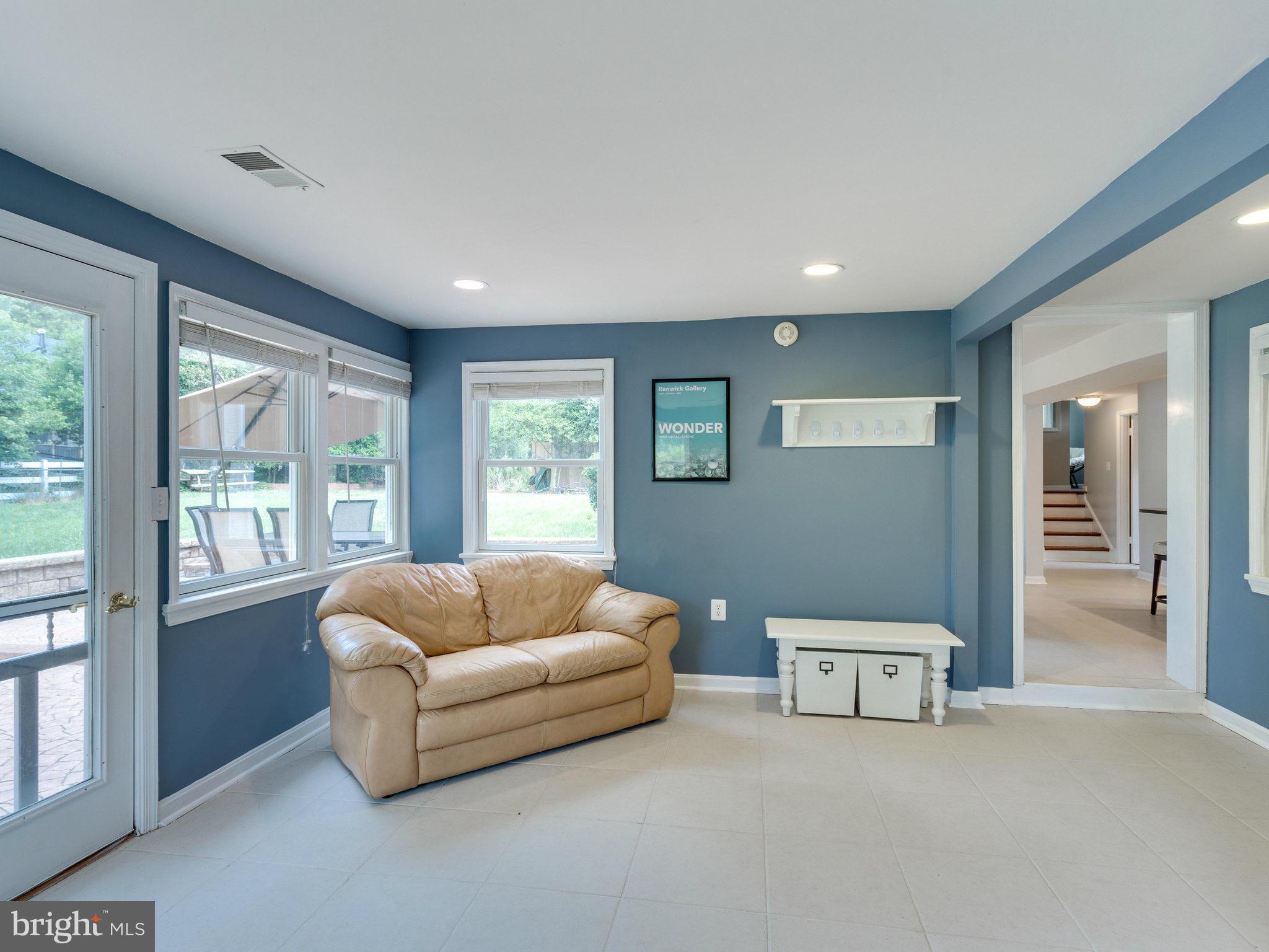 WAYNEWOOD - Residential