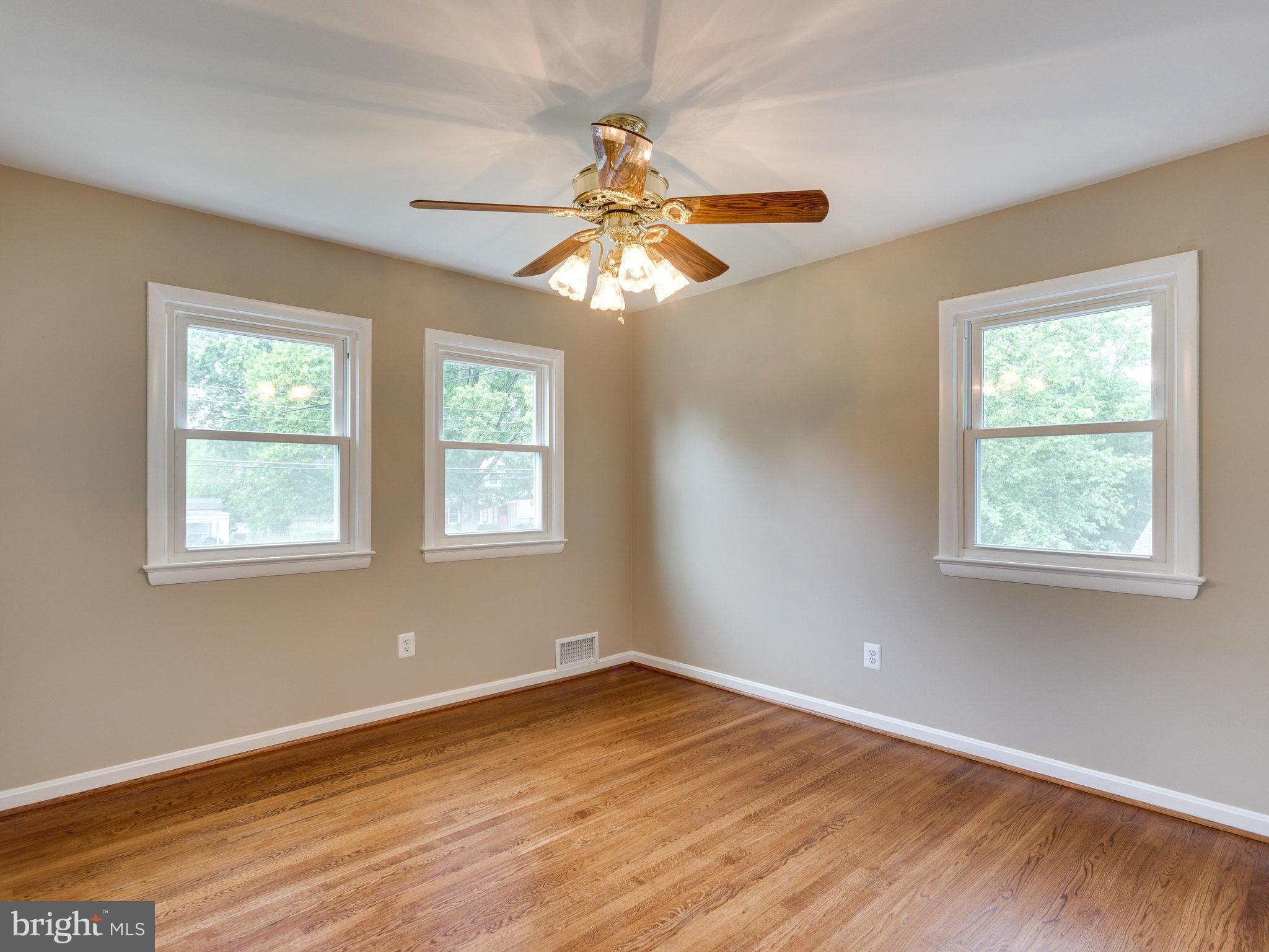 WAYNEWOOD - Residential