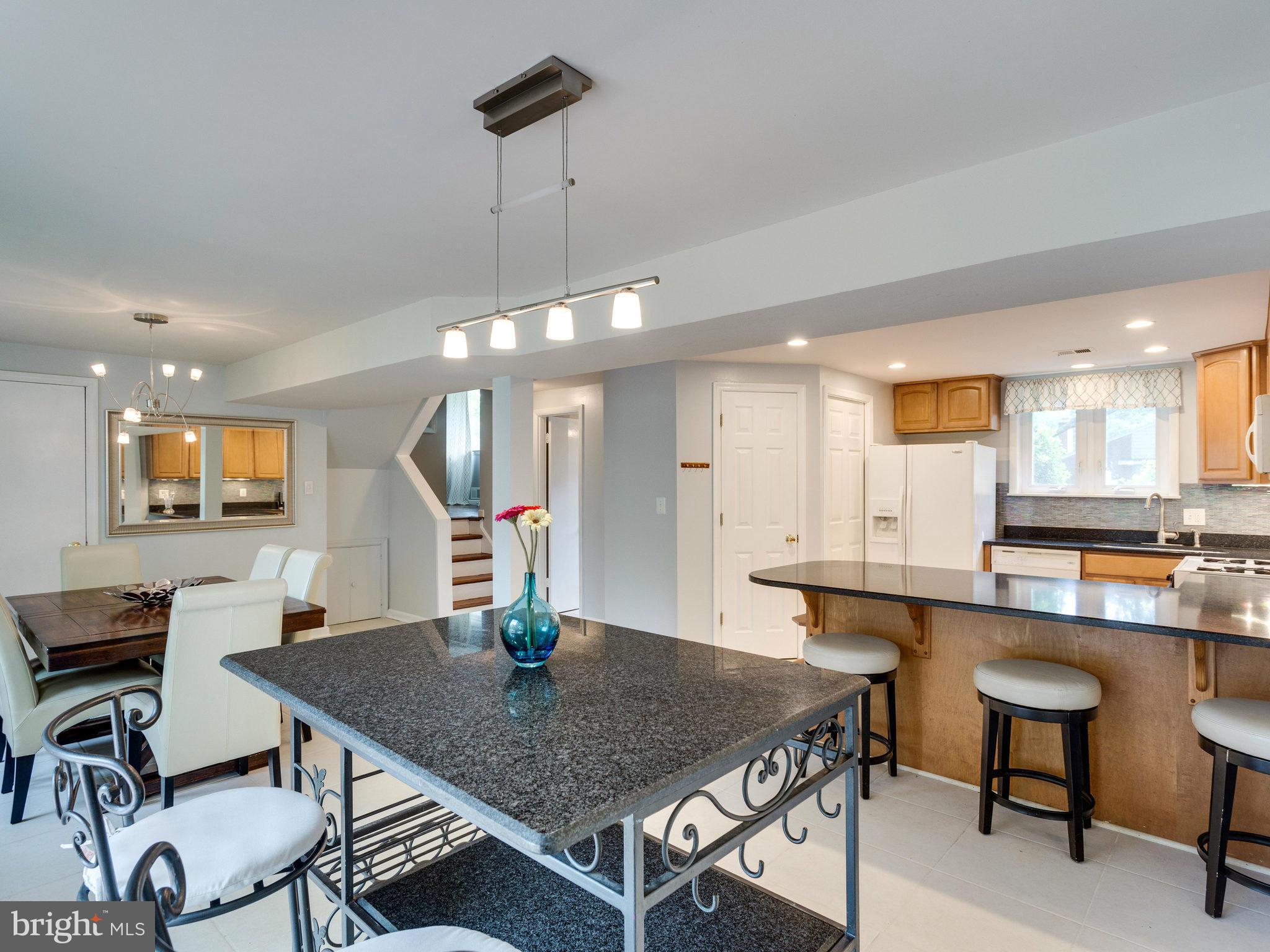 WAYNEWOOD - Residential