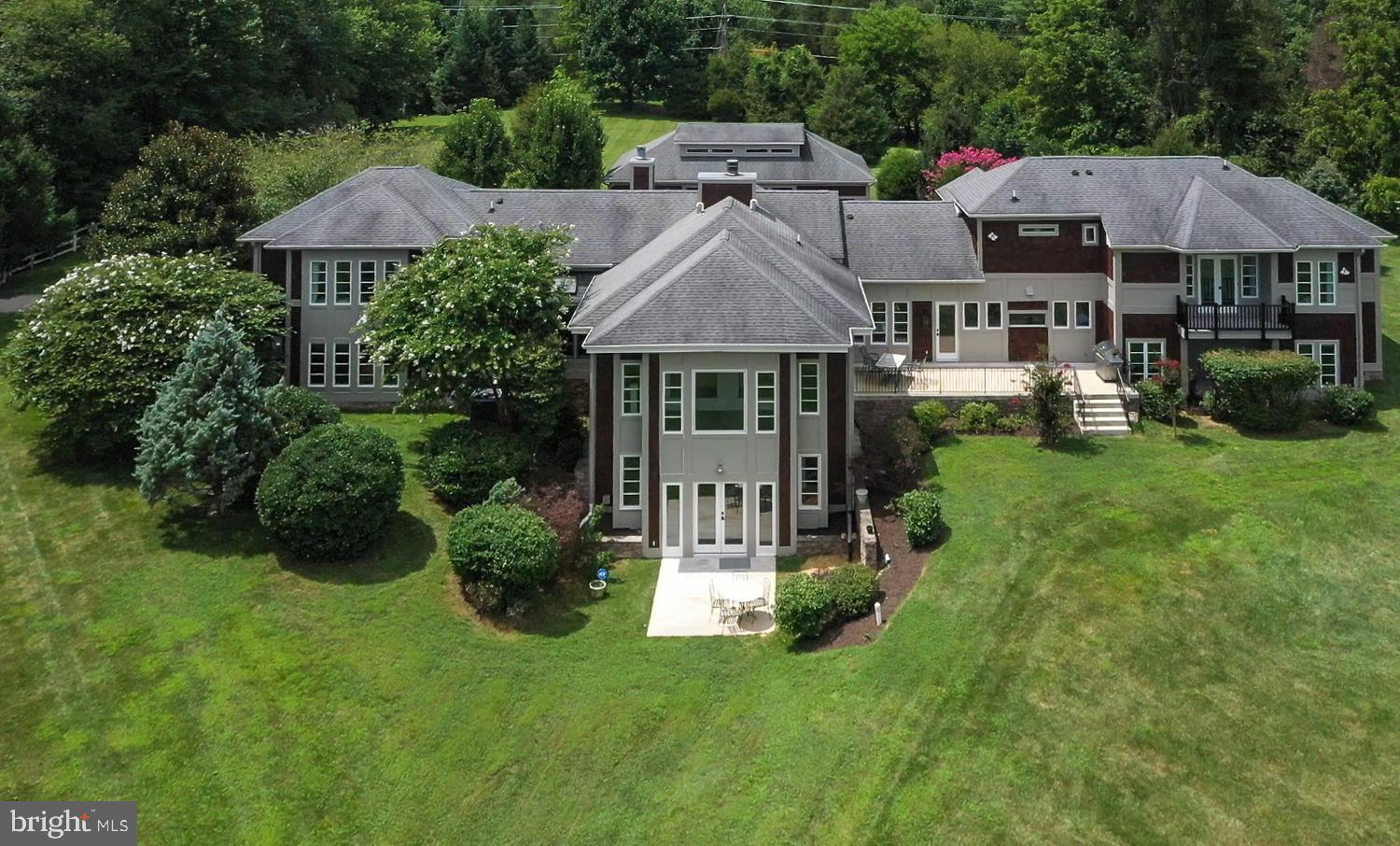 MEGILLS CROSSING - Residential