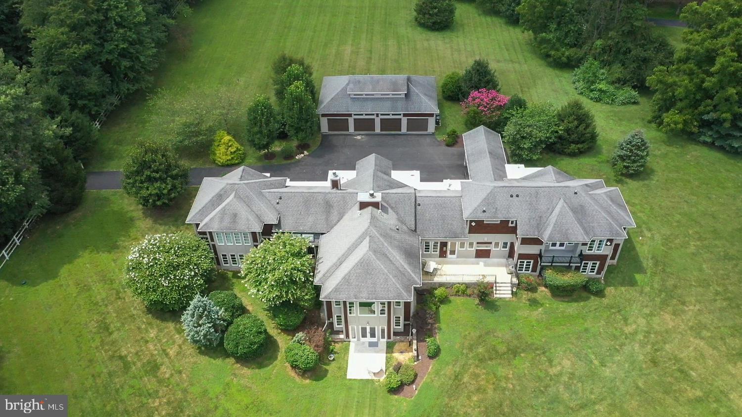 MEGILLS CROSSING - Residential