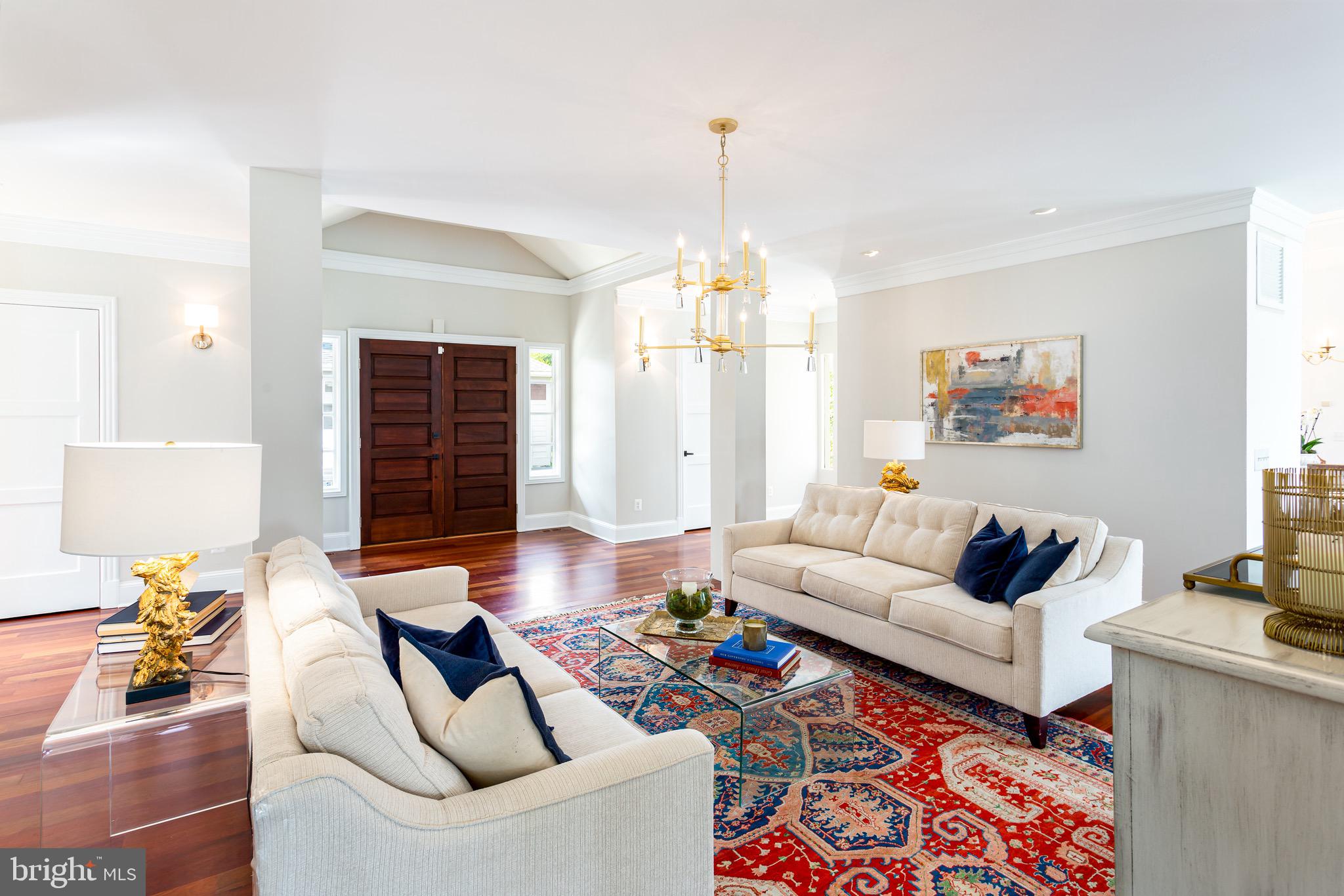 MEGILLS CROSSING - Residential