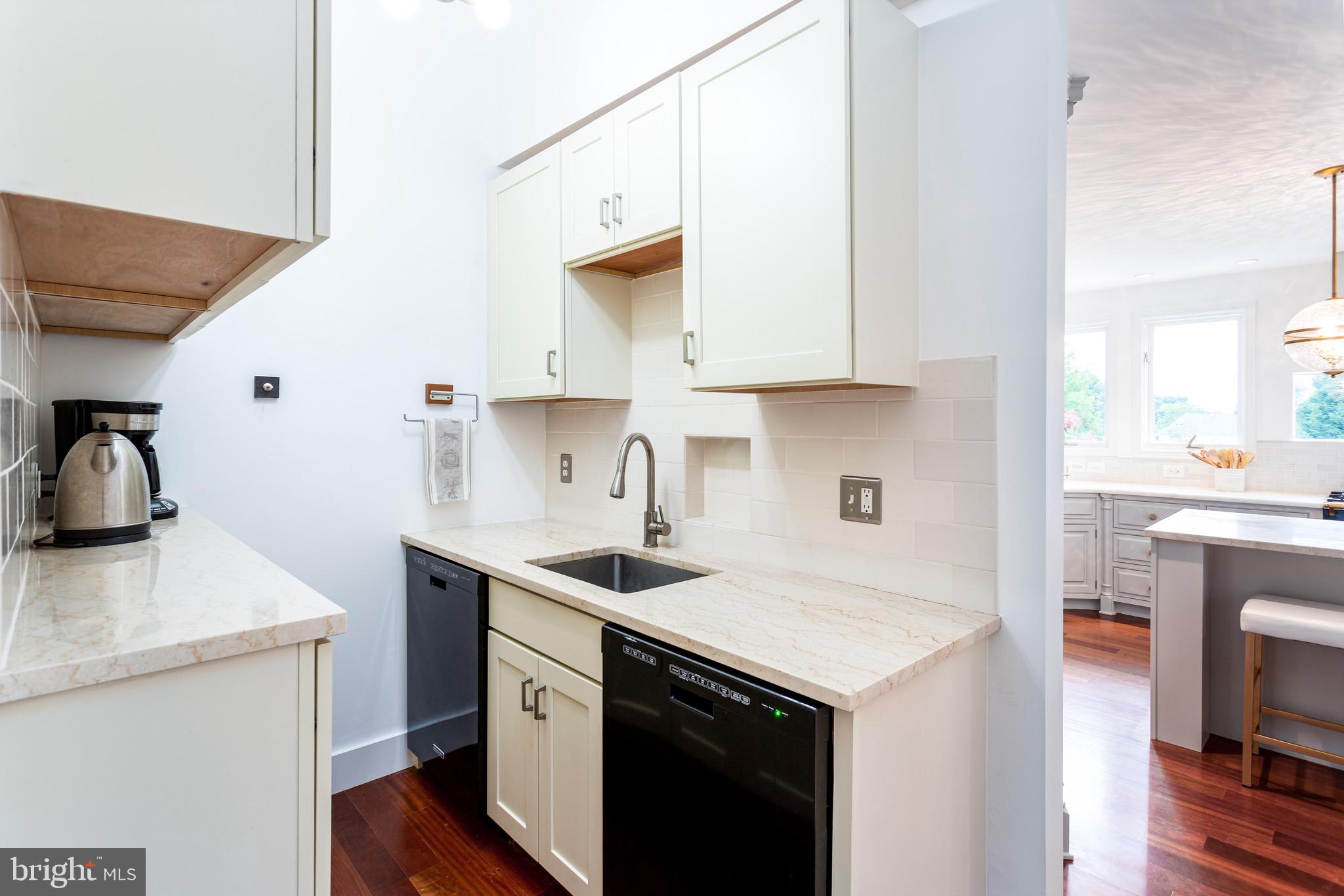 MEGILLS CROSSING - Residential