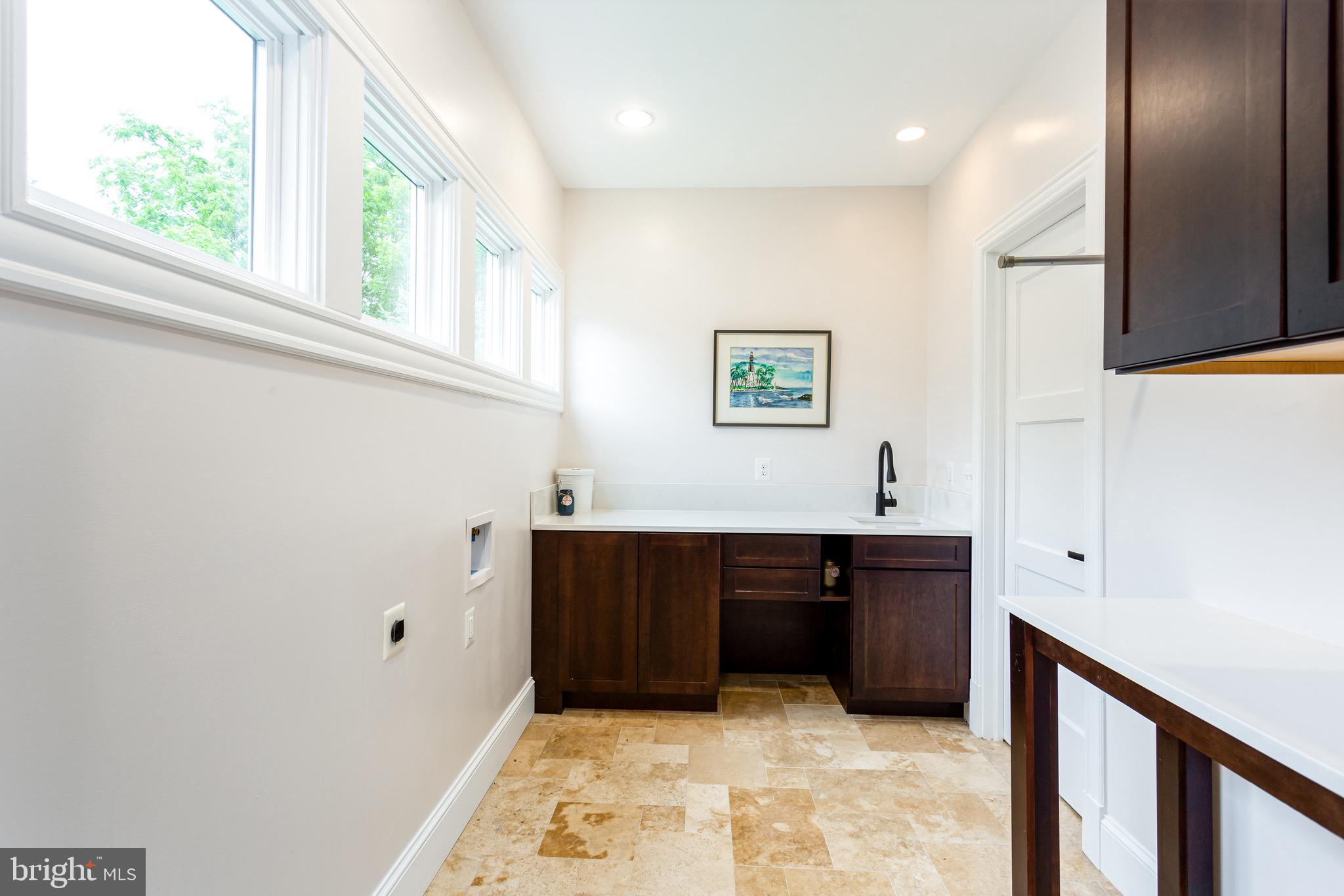 MEGILLS CROSSING - Residential