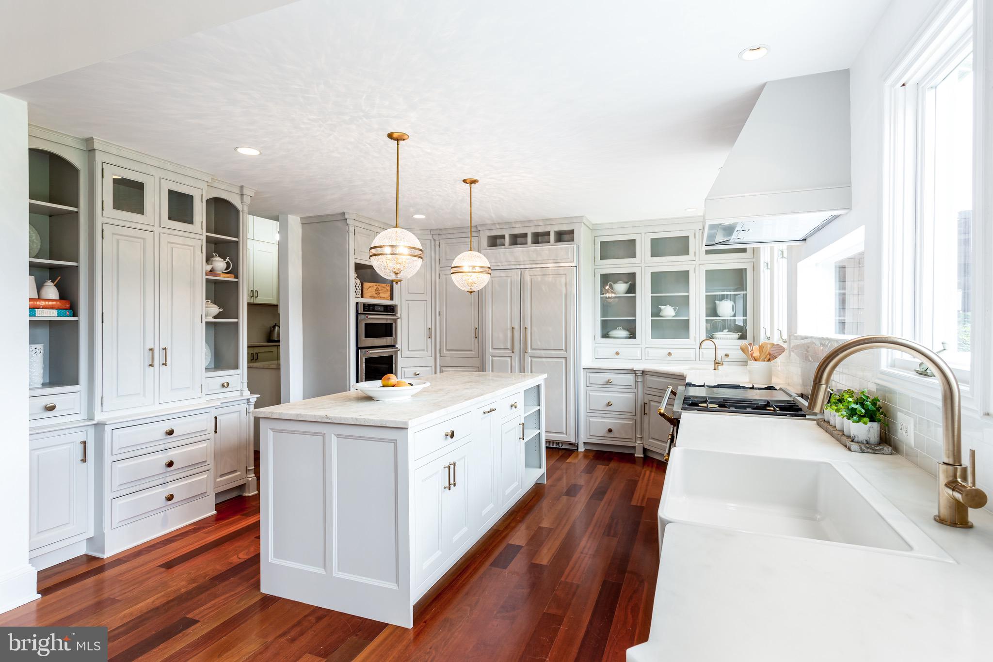 MEGILLS CROSSING - Residential